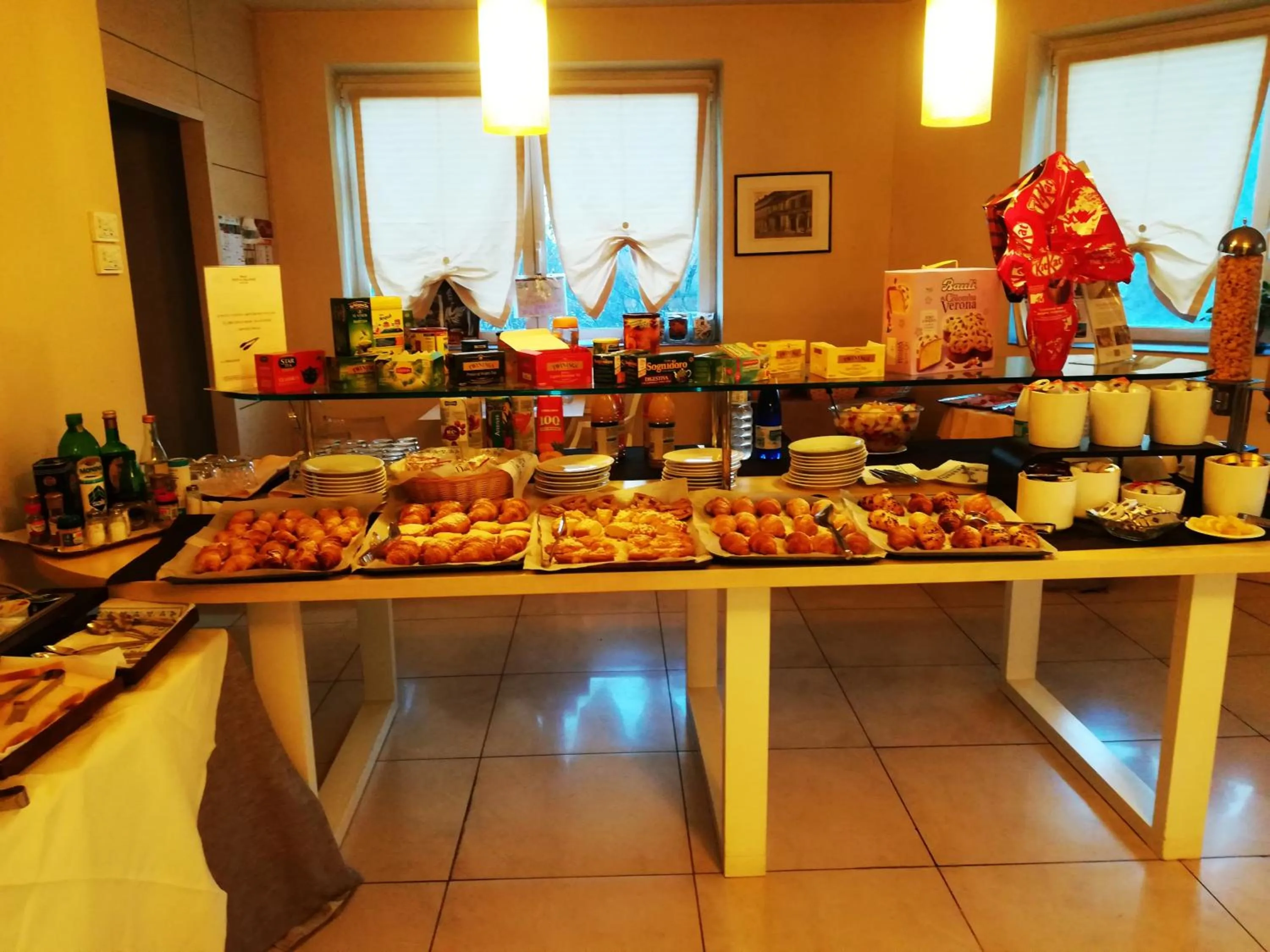 Breakfast in Hotel Fiera Milano