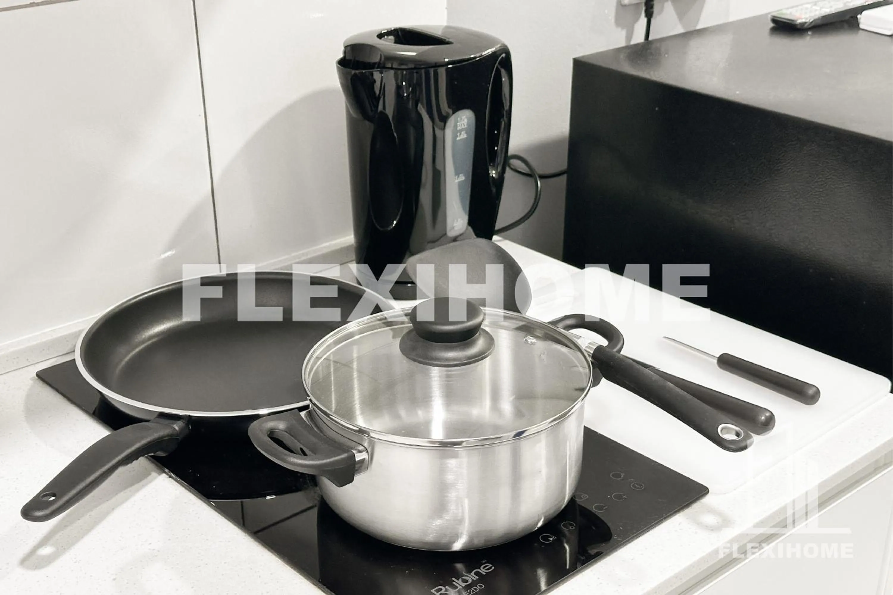 Kitchen or kitchenette in KLIA-KLIA 2, Comfy Studio, Horizon Suites Sepang-Dengkil by Flexihome-MY