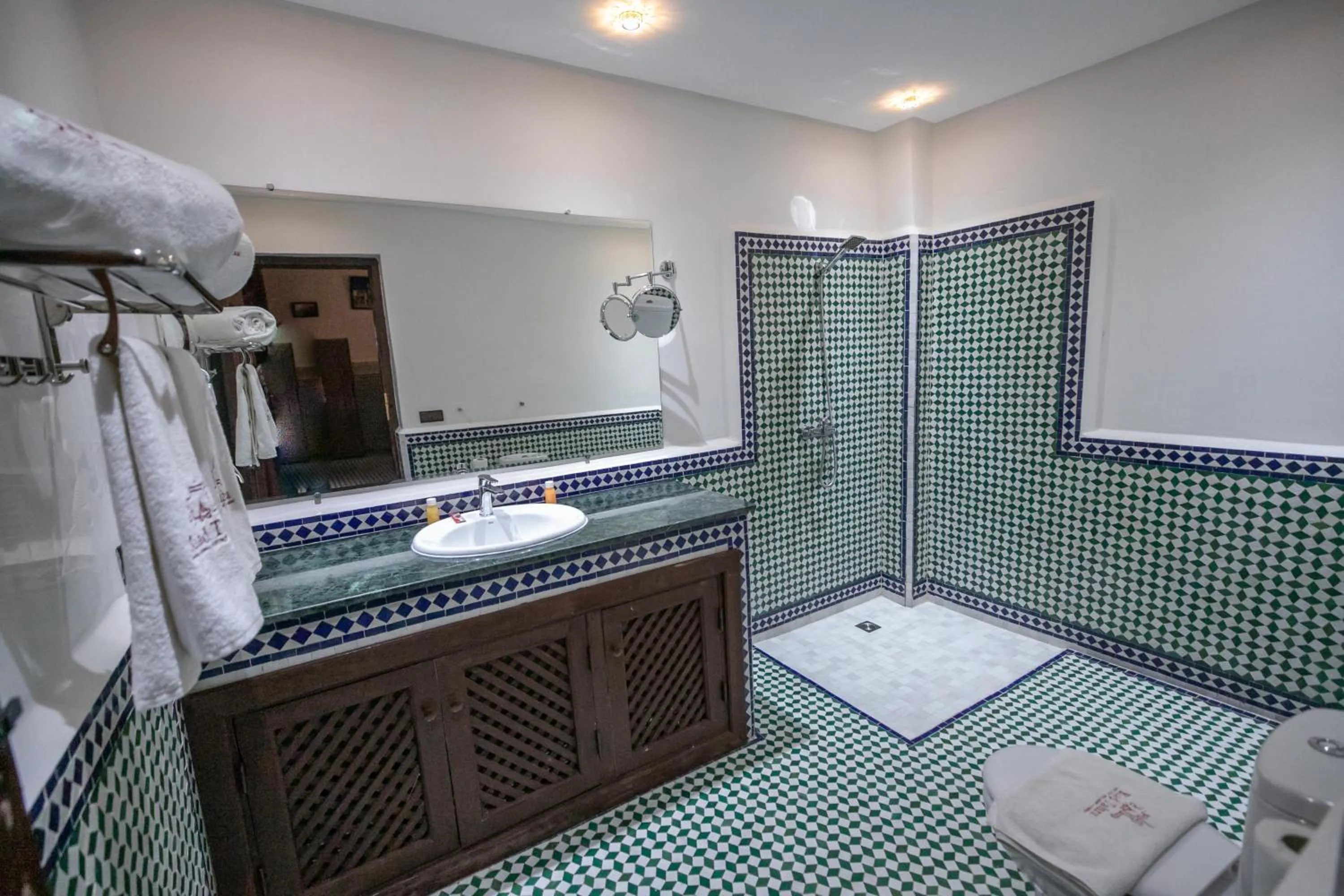 Shower in Riad Dari Fes