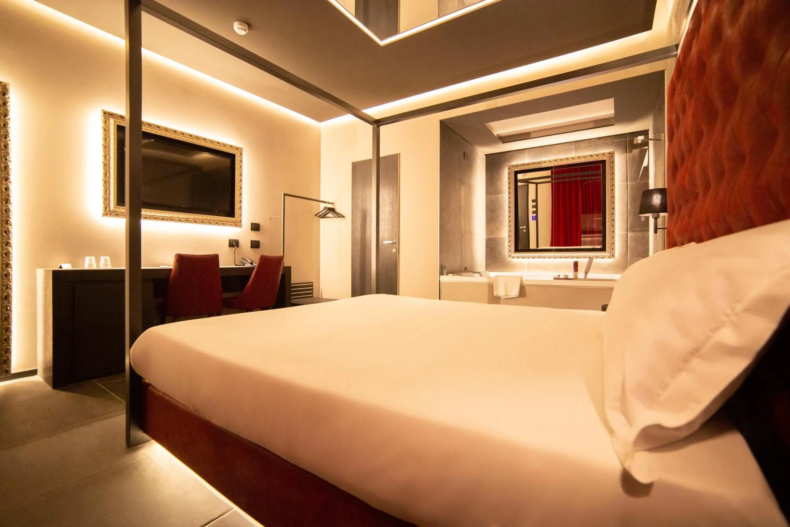 Bed in Motel Hotel Charlie