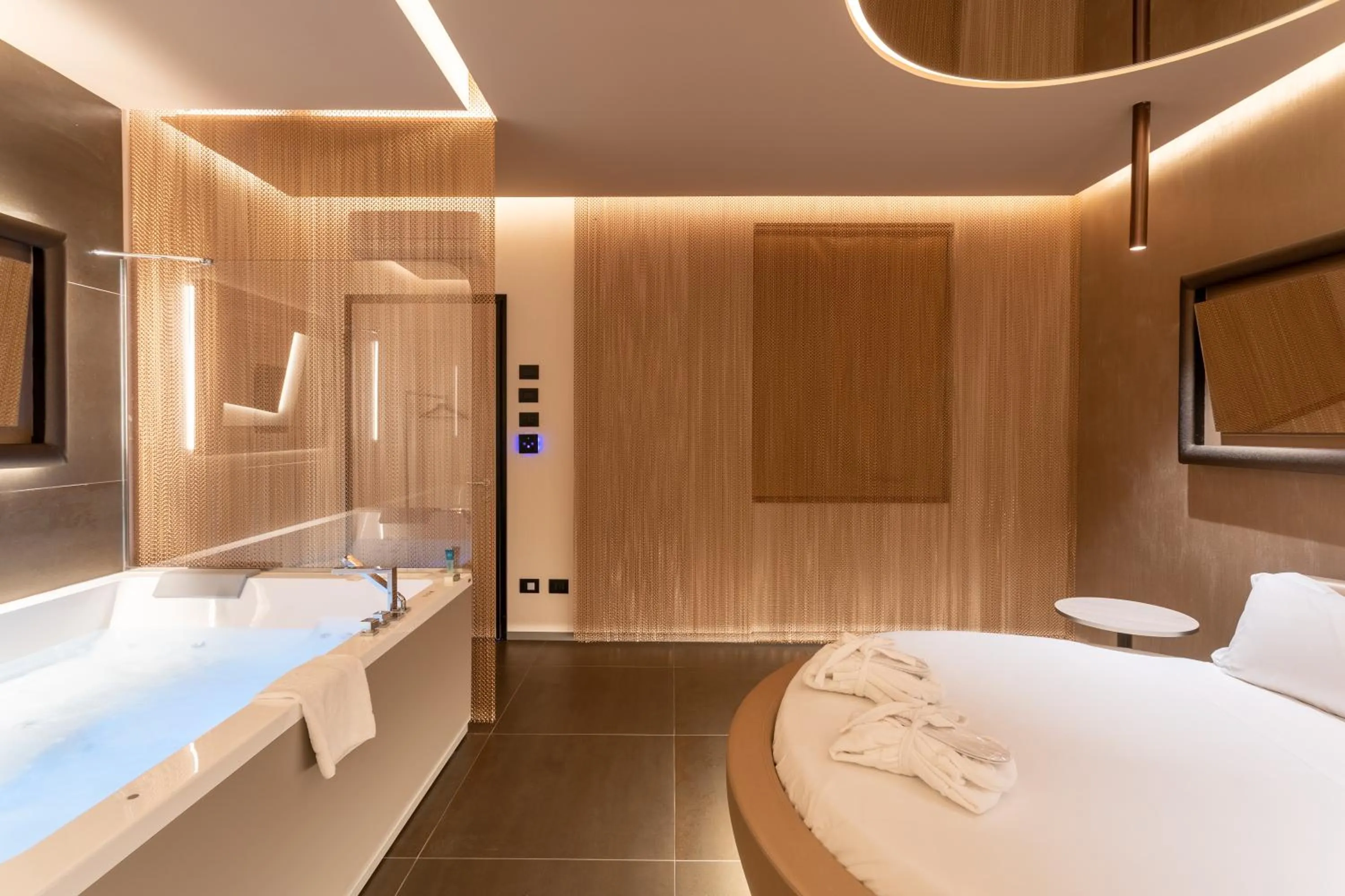 Bed in Motel Hotel Charlie