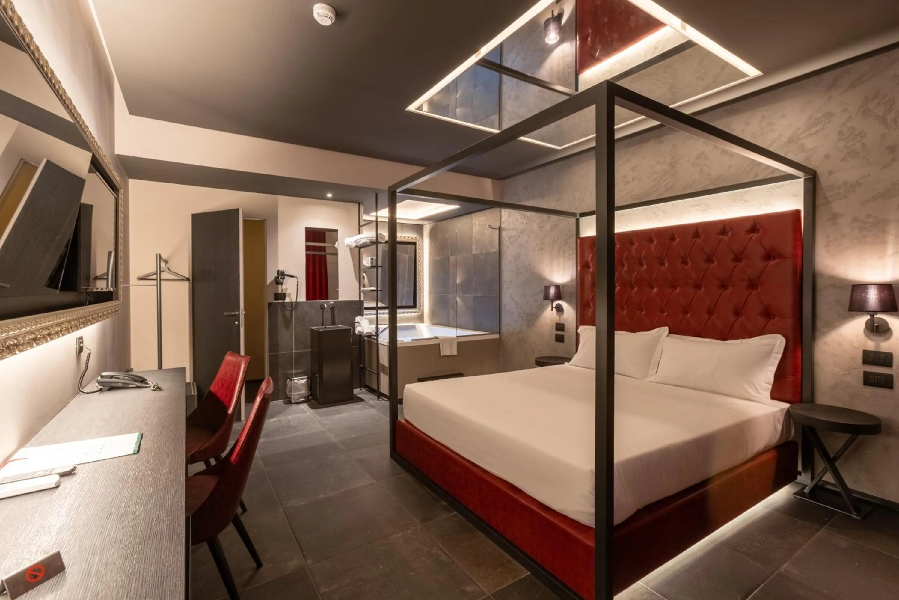 Bed in Motel Hotel Charlie