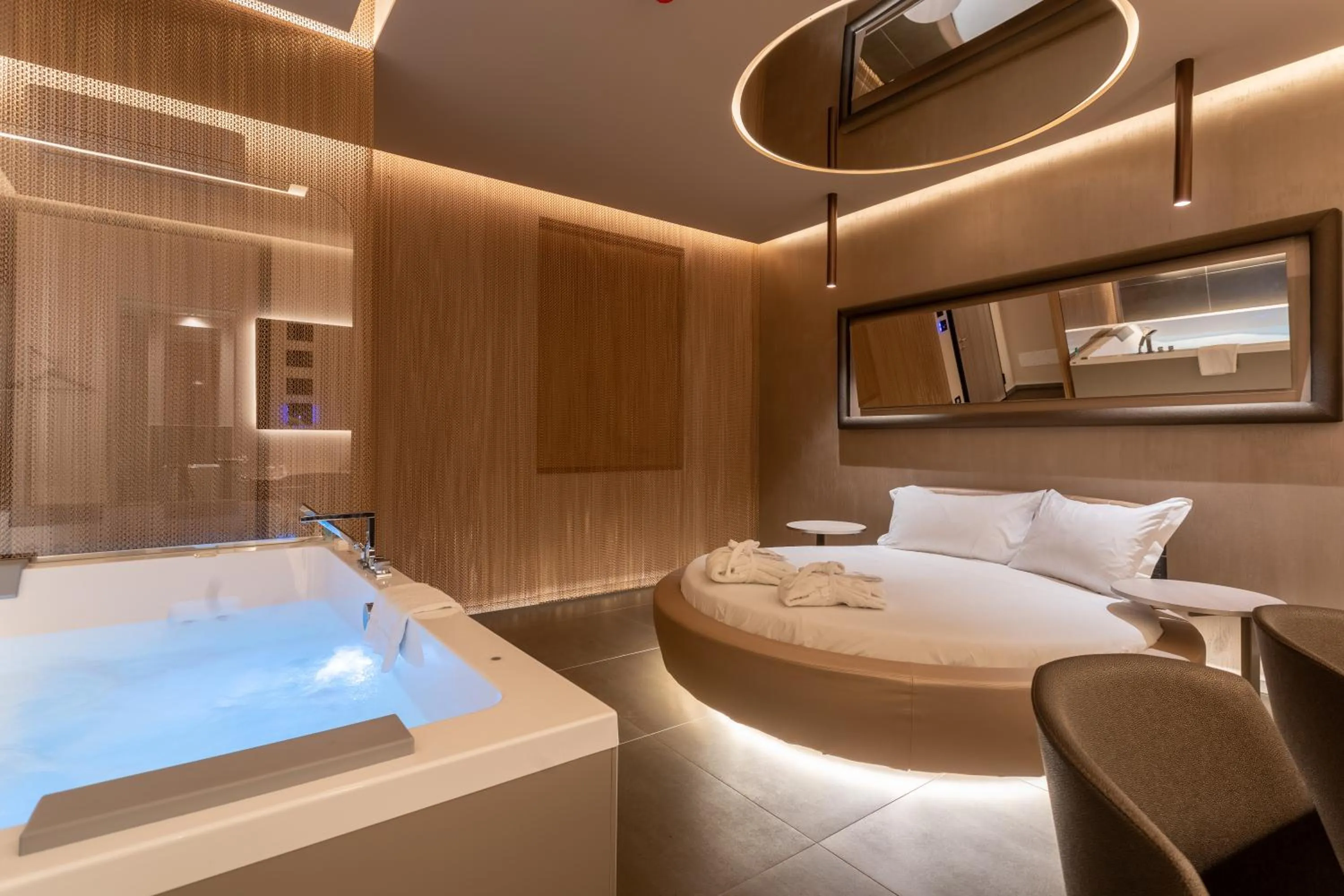 Bed in Motel Hotel Charlie