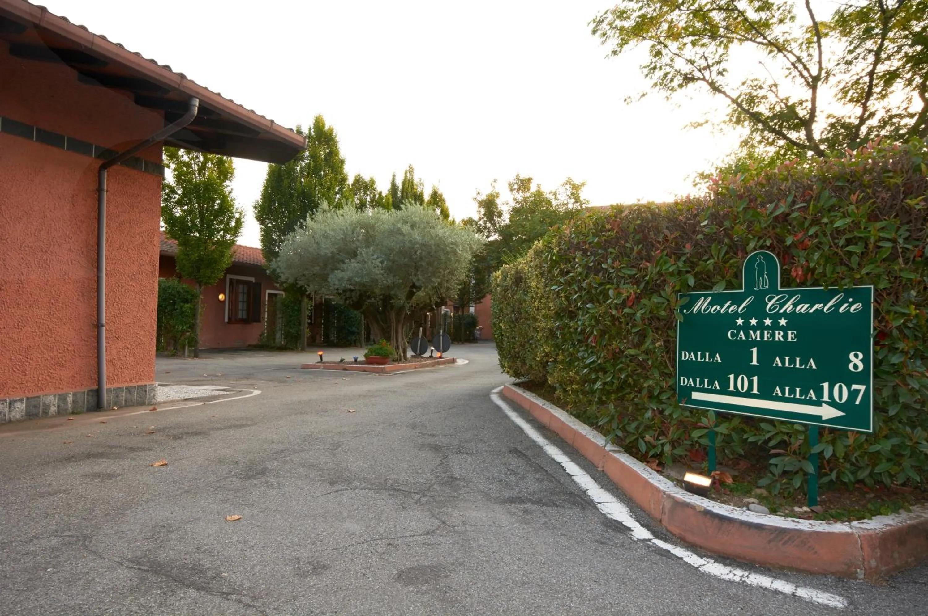 Garden in Motel Hotel Charlie