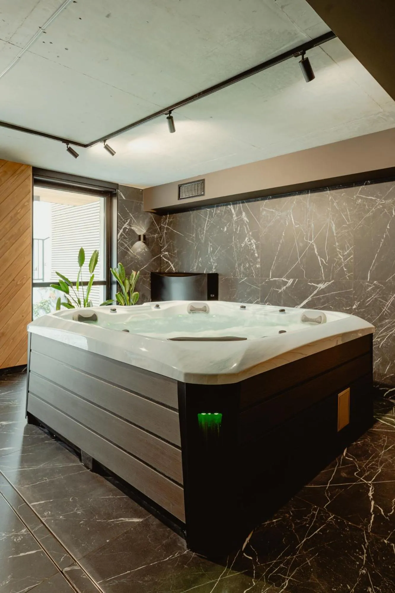 Hot Tub in Lipowy Dwór