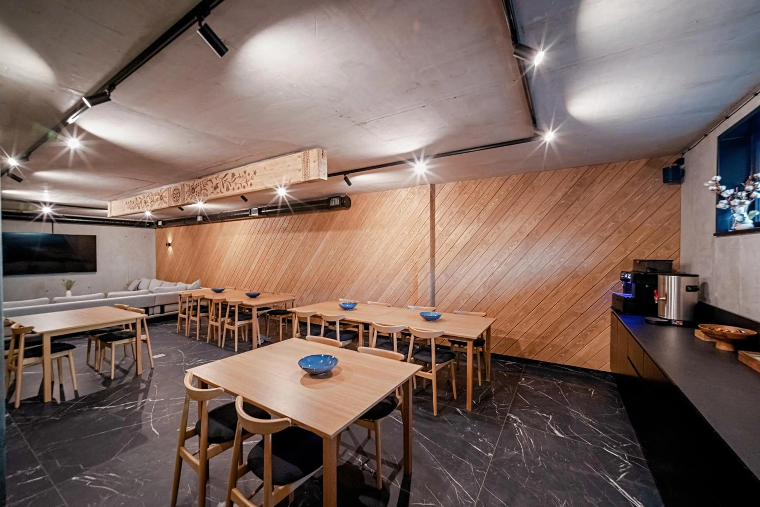 Communal lounge/ TV room in Lipowy Dwór