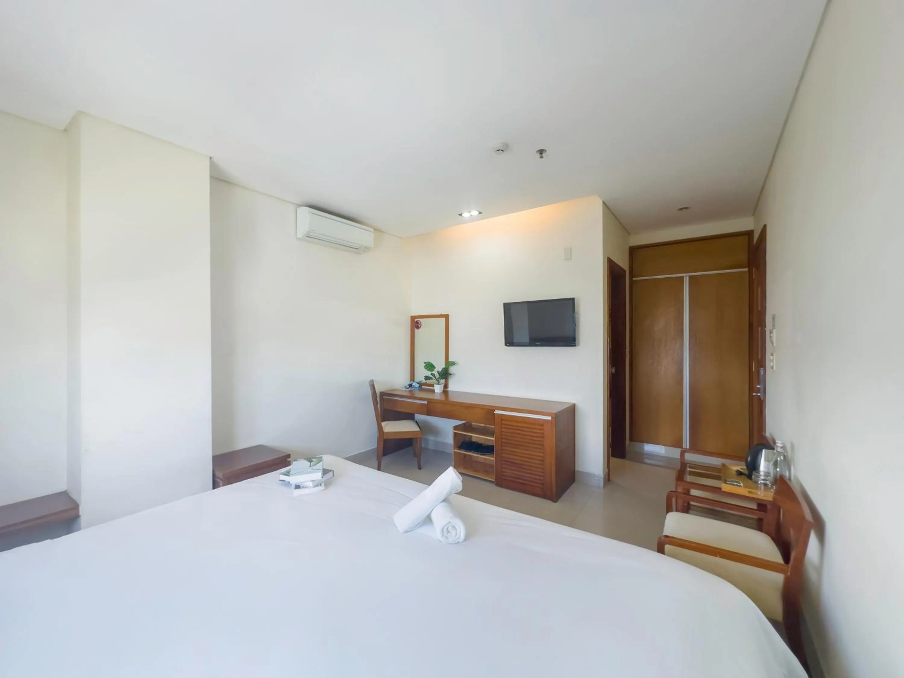Photo of the whole room, Bed in Doha Central Bliss Danang Hotel by Haviland