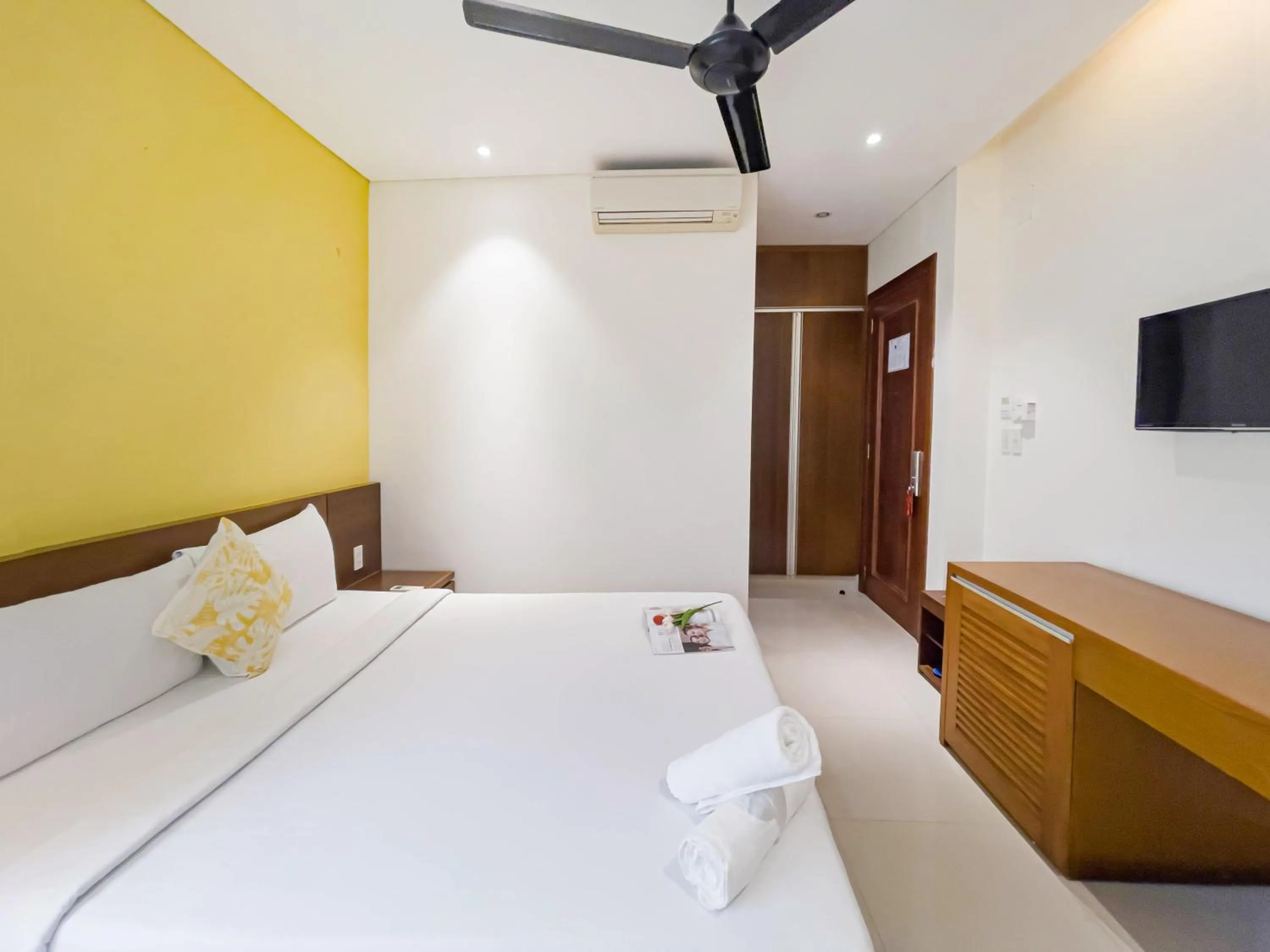 Photo of the whole room, Bed in Doha Central Bliss Danang Hotel by Haviland