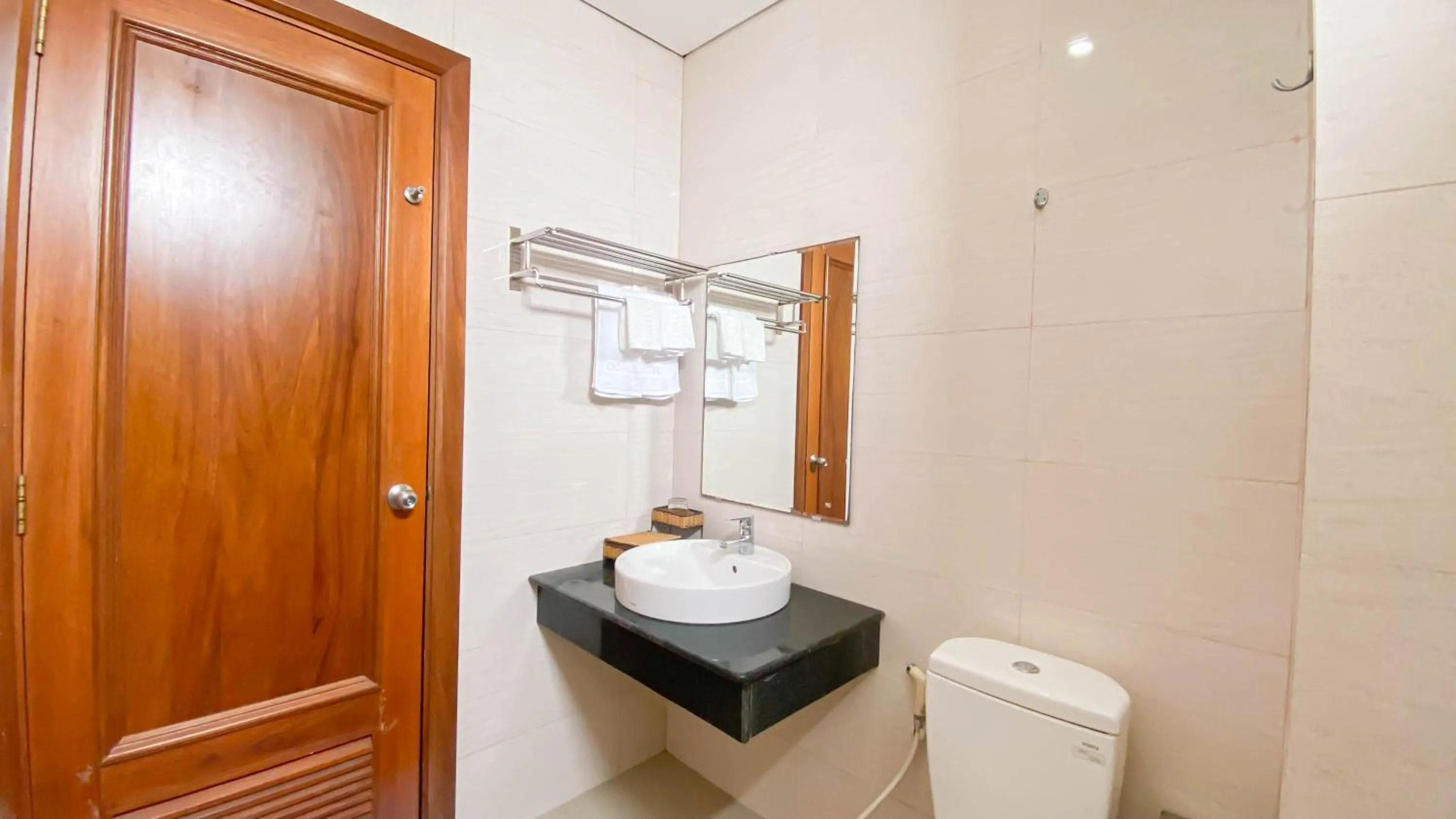 Toilet in Doha Central Bliss Danang Hotel by Haviland
