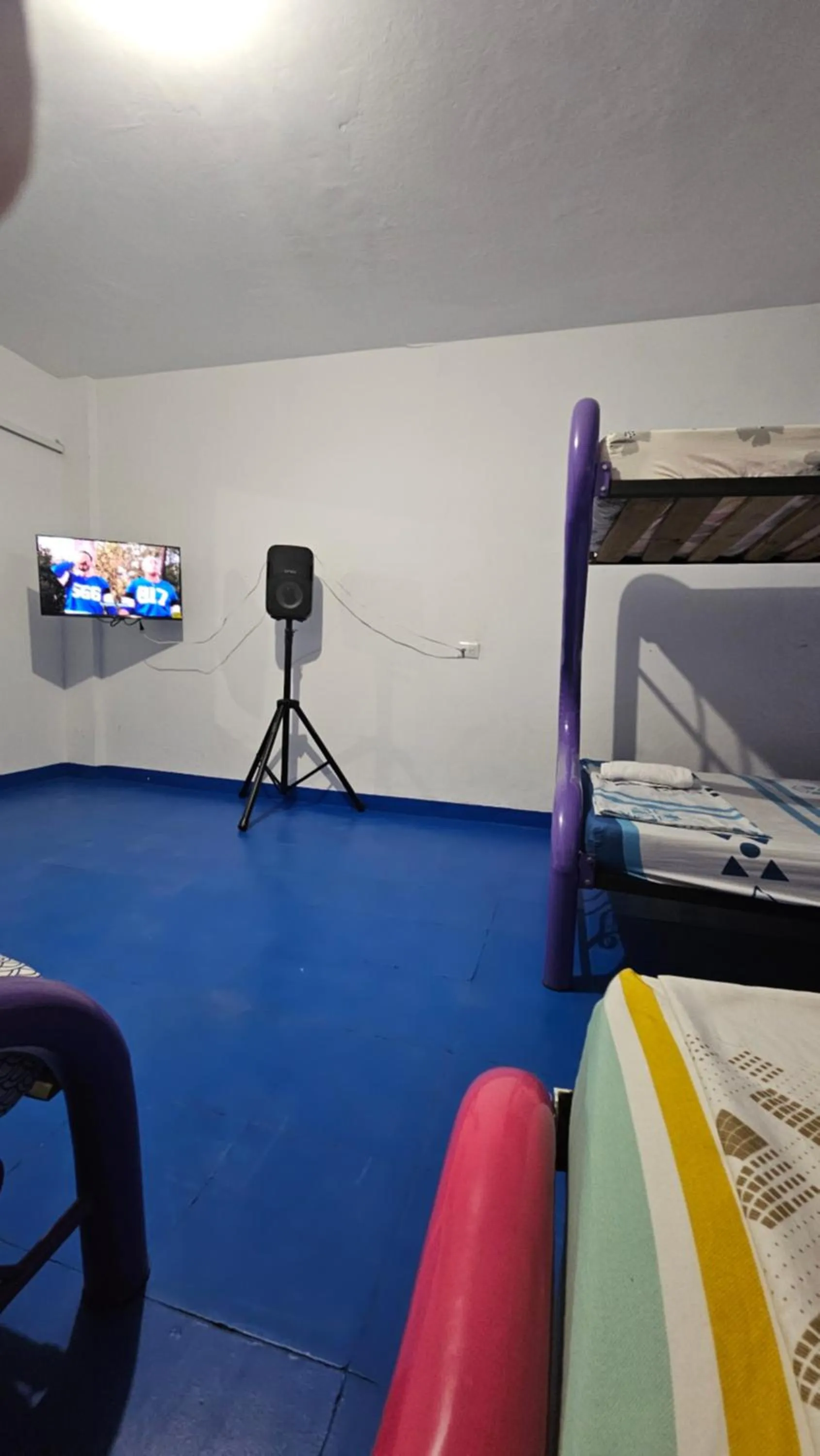 Communal lounge/ TV room in Mom's house Colombia