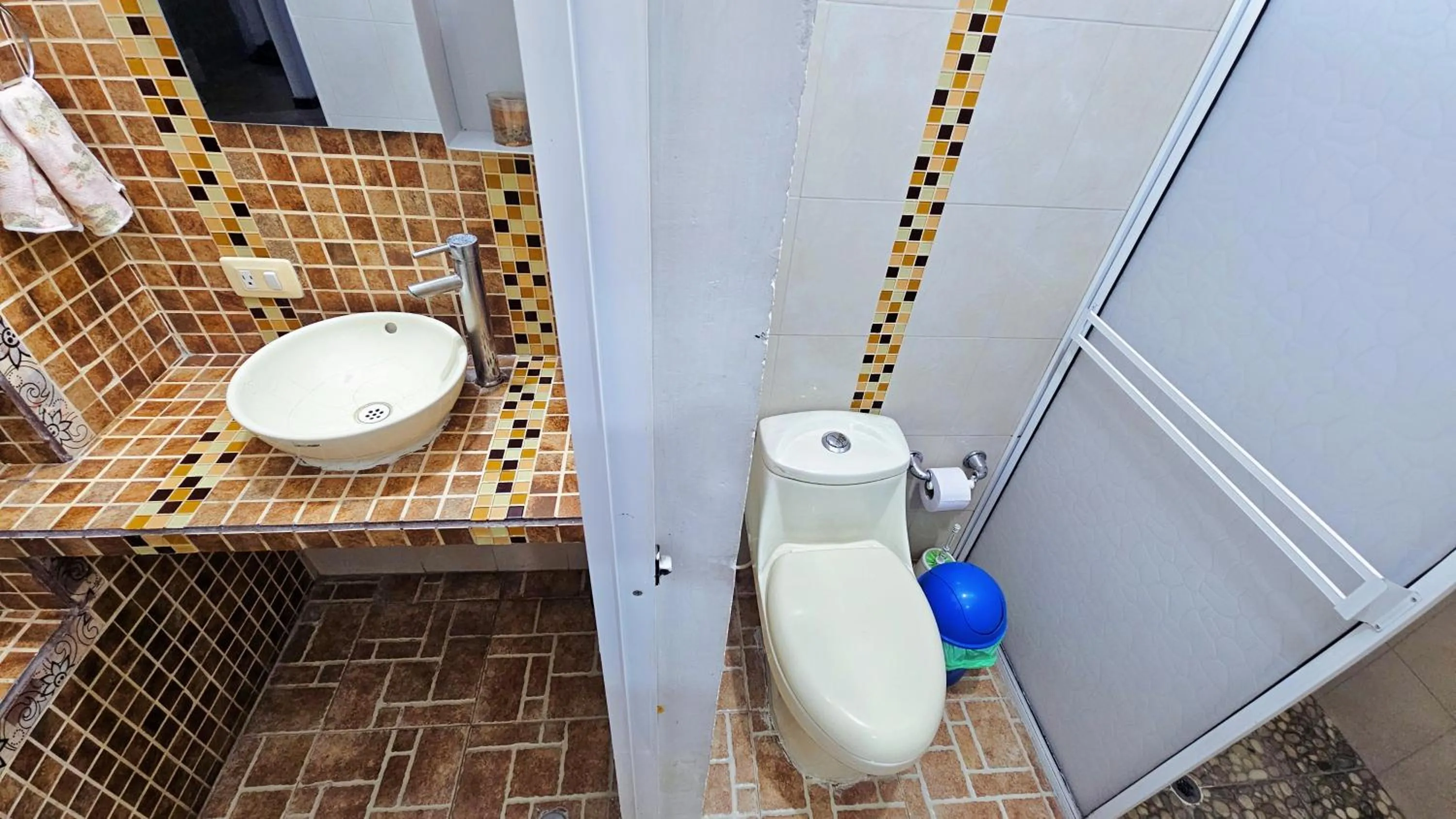 Shower in Mom's house Colombia