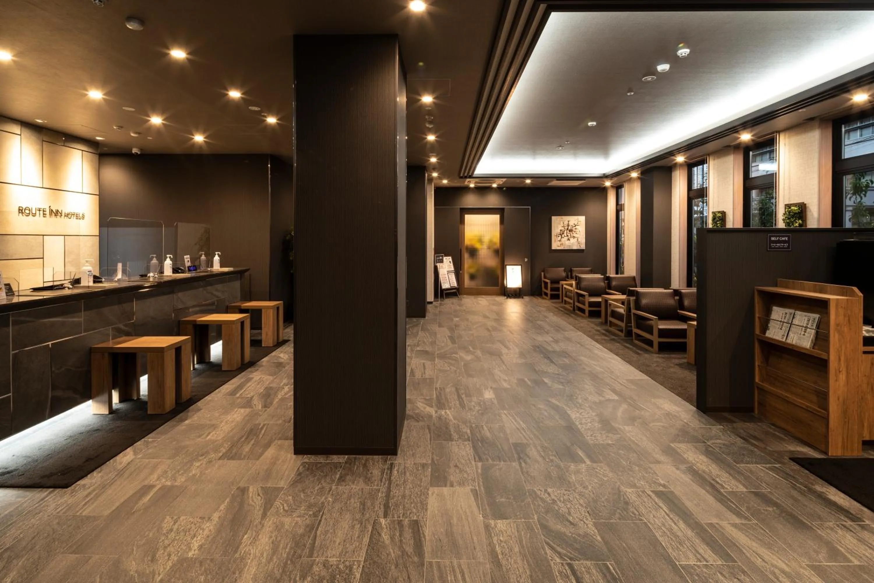 Lobby or reception in Hotel Route Inn Matsuyama -Katsuyama Dori-