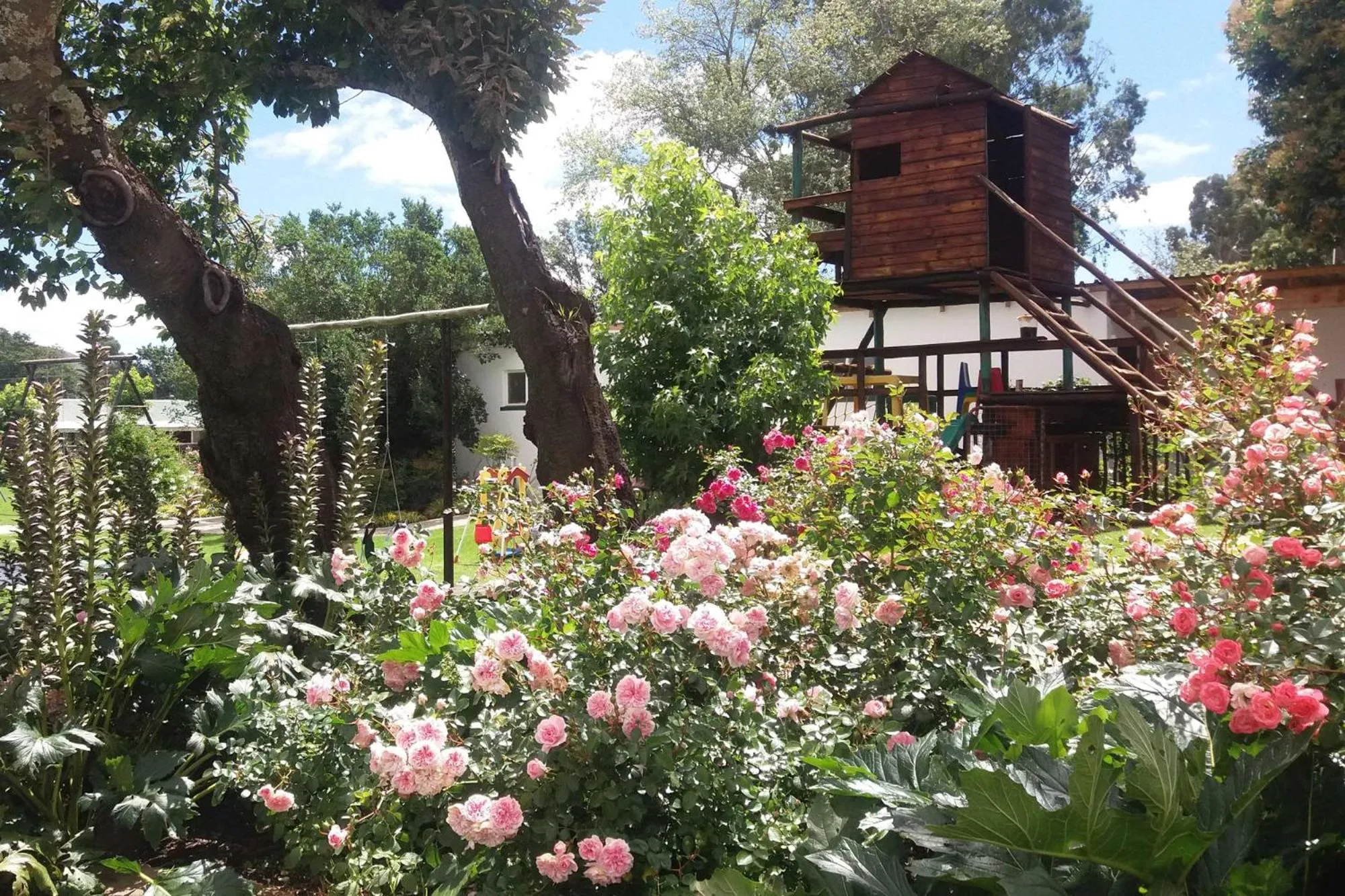 Children play ground in Green Lantern Inn
