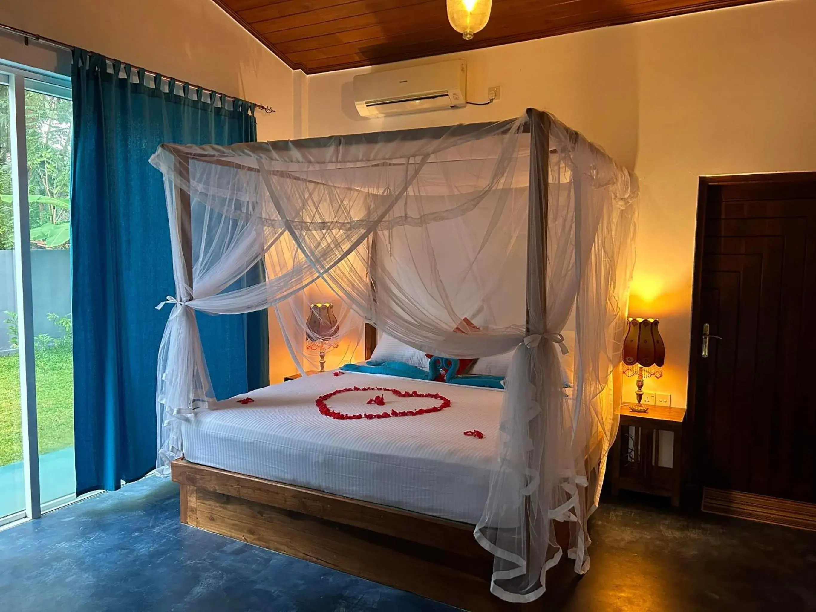 Deluxe Double Room with Outdoor Shower in Amba Kola Udawalawa Deluxe Double Room with Outdoor Shower in Amba Kola Udawalawa