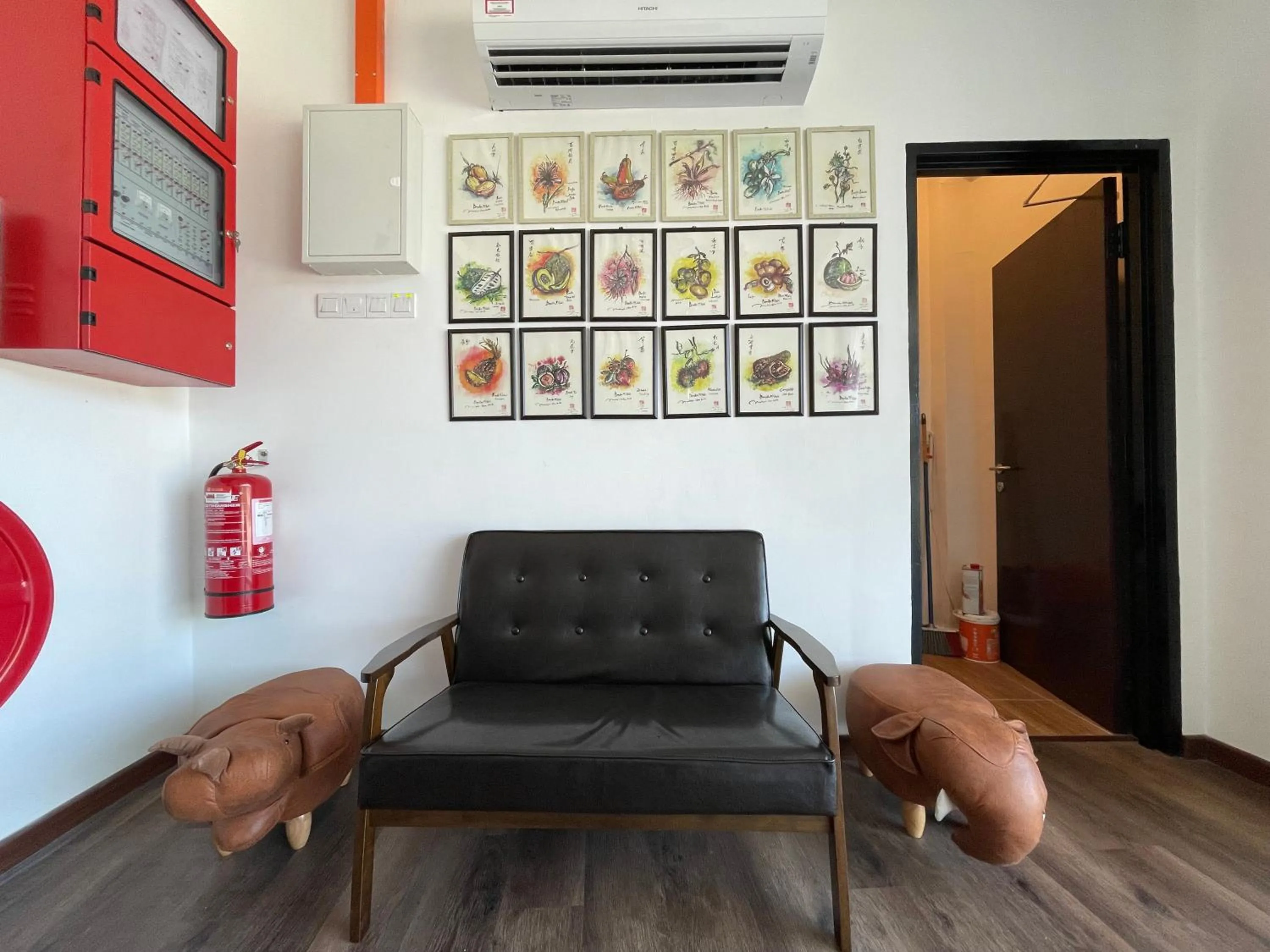 Lobby or reception in BENUTTEN 99 HOTEL