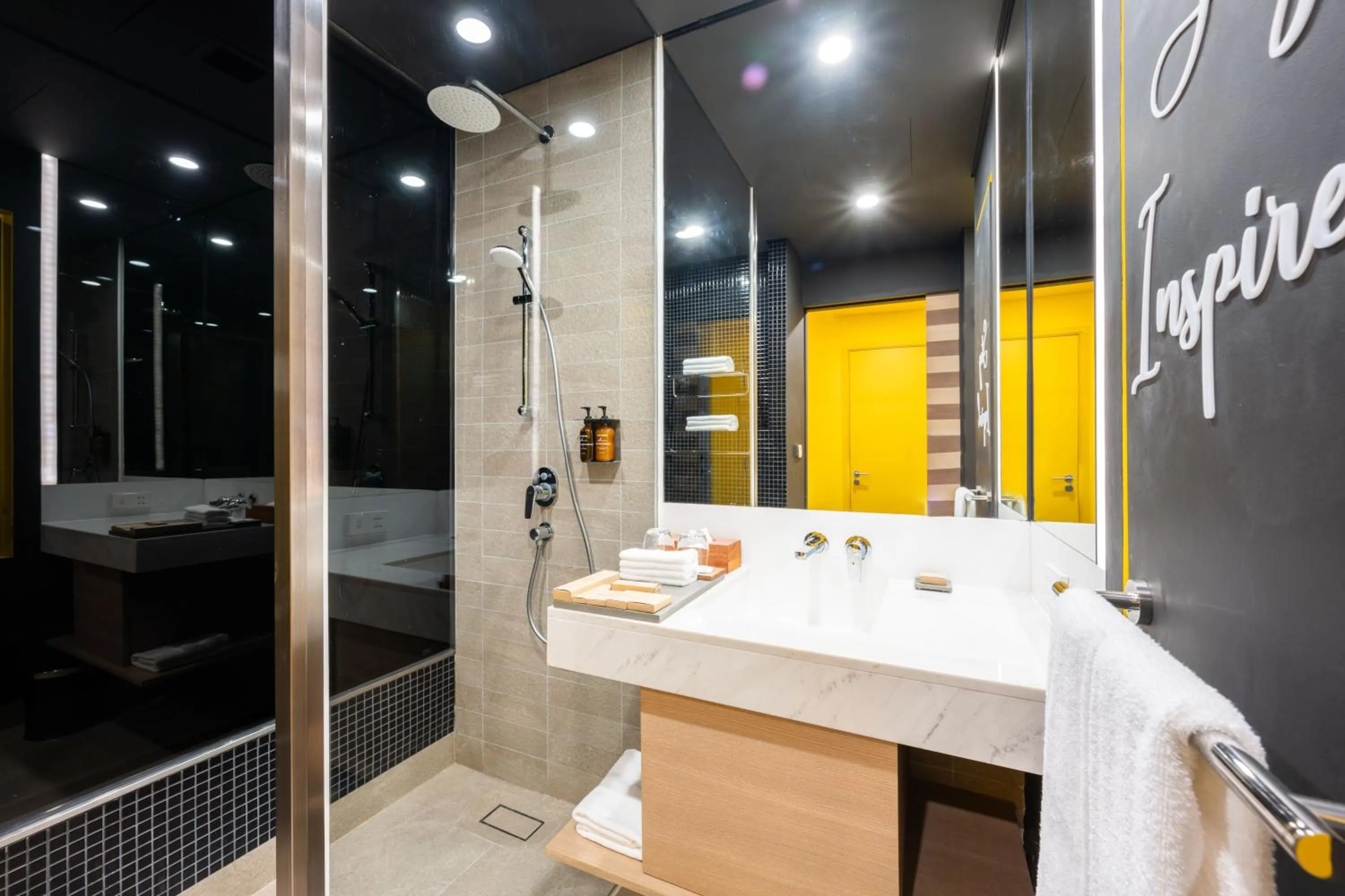 Toilet in SUN & MOON, Riverside Hotel