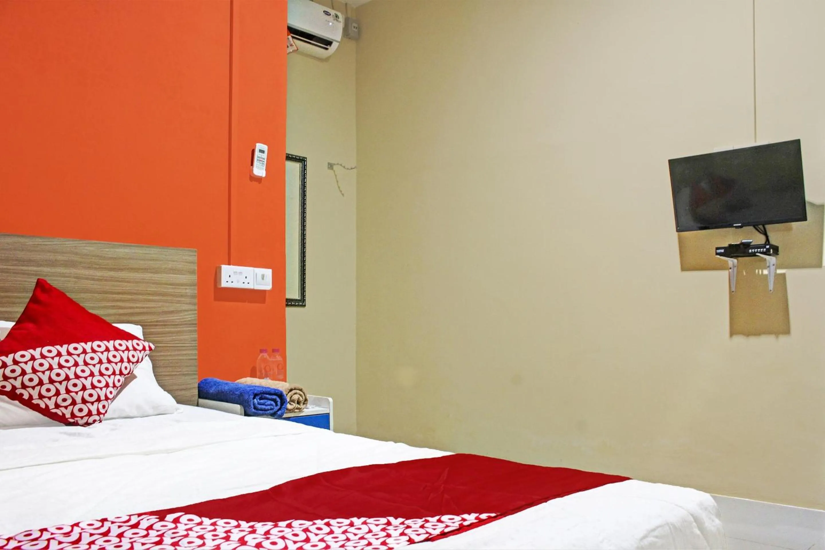 Bedroom, Bed in Hotel O Homestay Daniel 76NearTaman Hijau Karimun