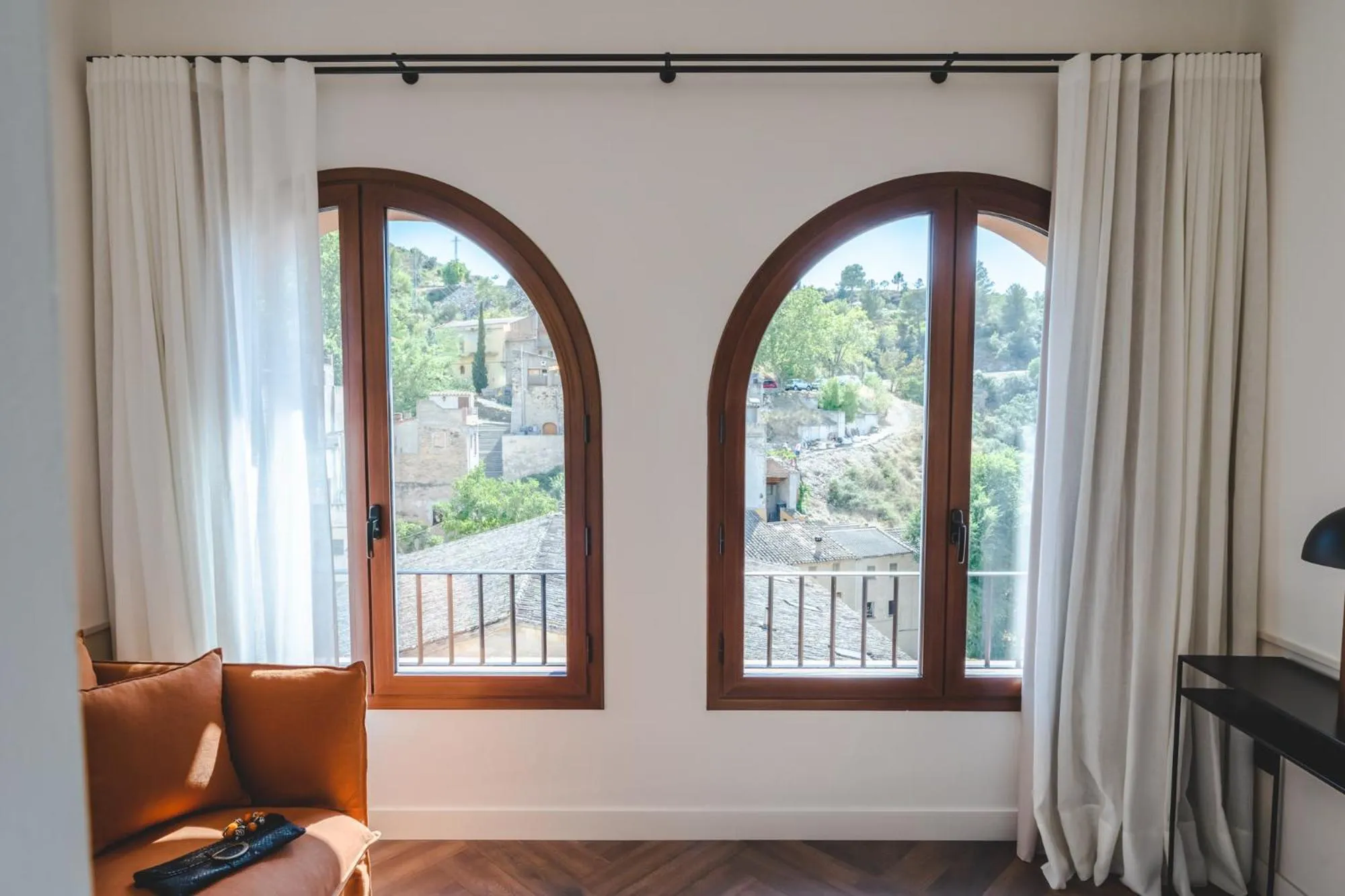 Living room in ORA Hotel Priorat, a Member of Design Hotels