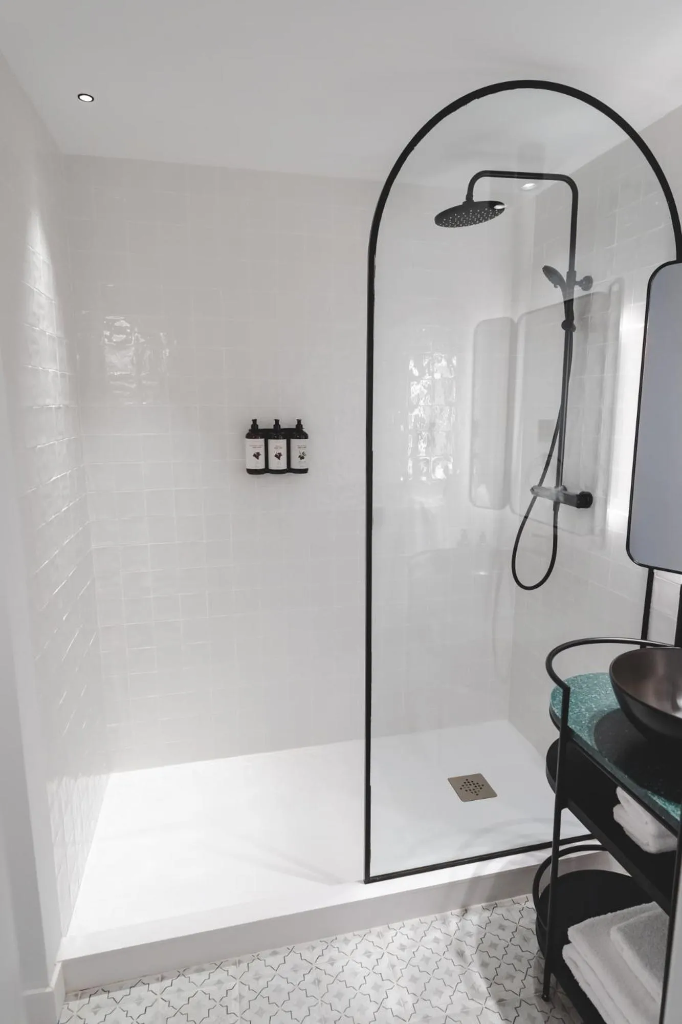 Shower in ORA Hotel Priorat, a Member of Design Hotels