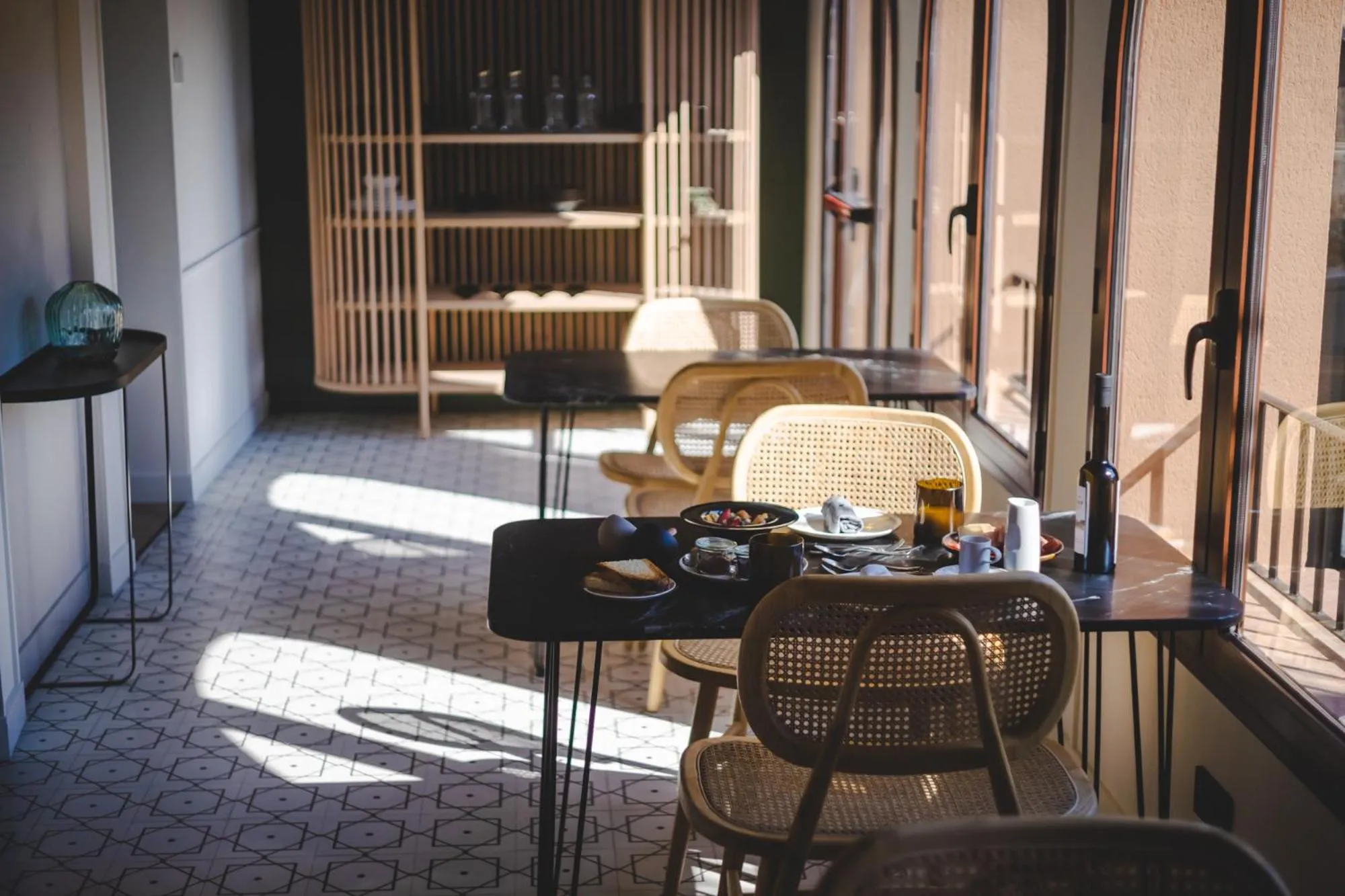 Dining area in ORA Hotel Priorat, a Member of Design Hotels