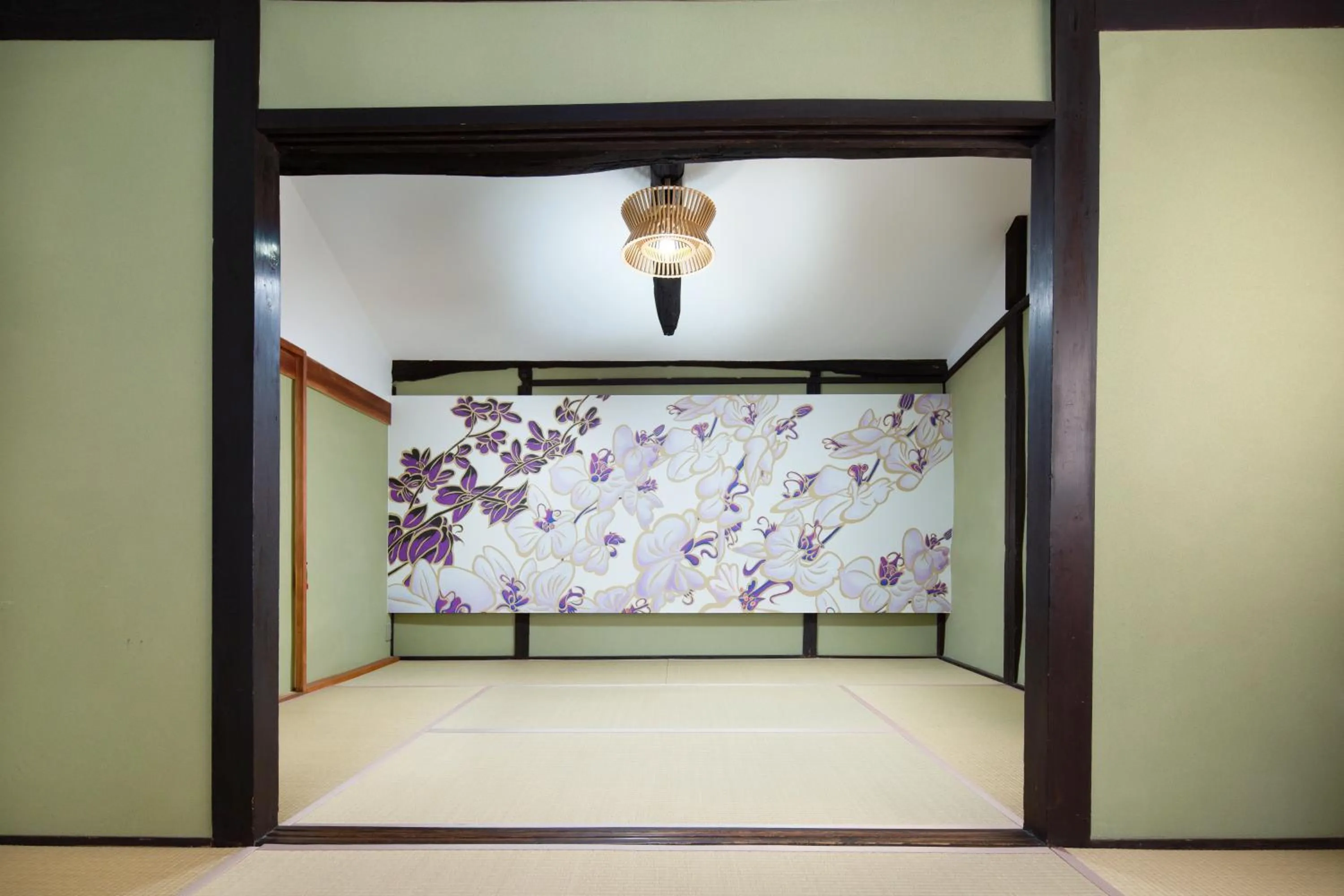 Photo of the whole room in Kanade Fushimiinari