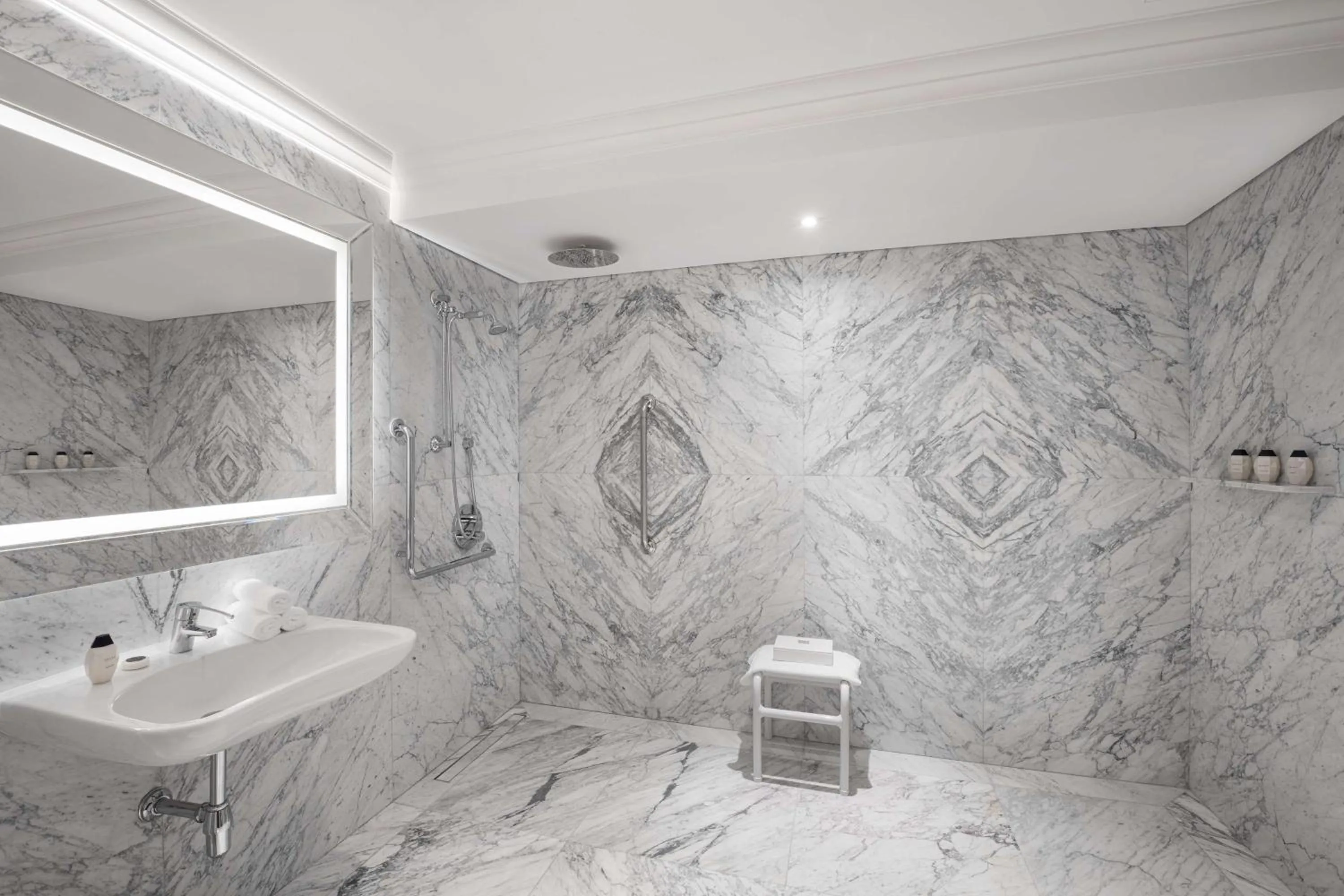 Bathroom in The Plaza Doha, LXR Hotels & Resorts