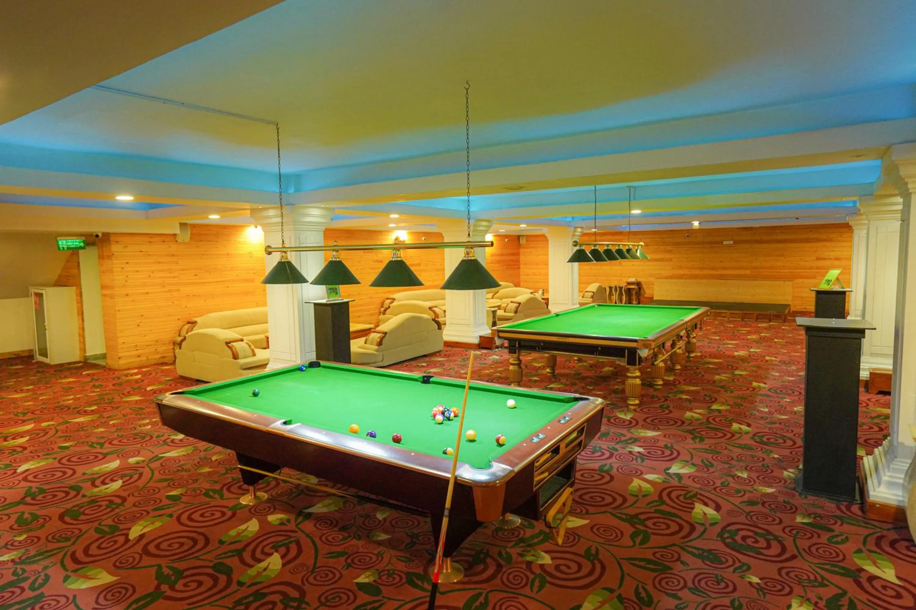 Lounge or bar in Araliya Green Hills - Where Historic Charm Mingles with Natural Beauty