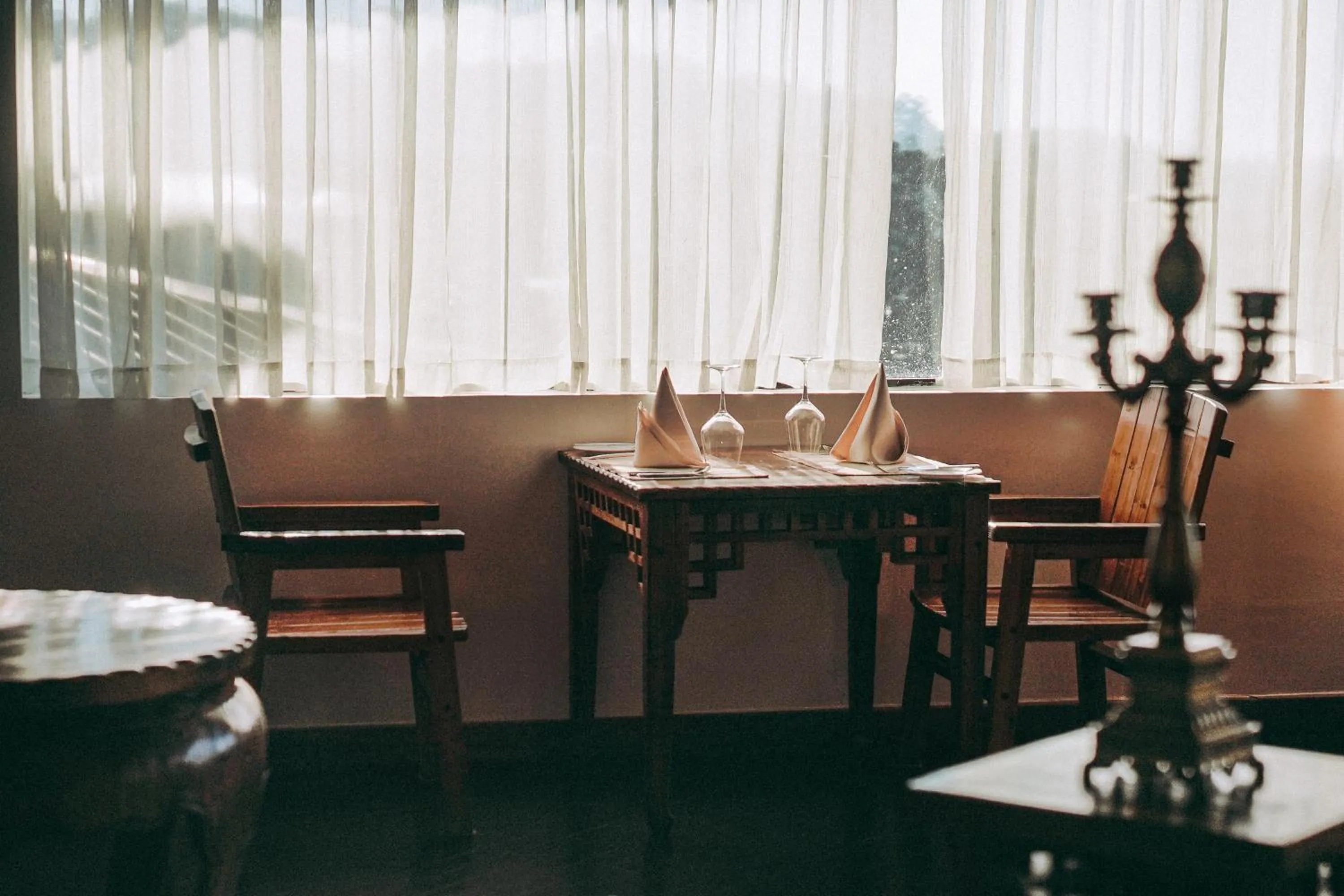 Dining area in Araliya Green Hills - Where Historic Charm Mingles with Natural Beauty