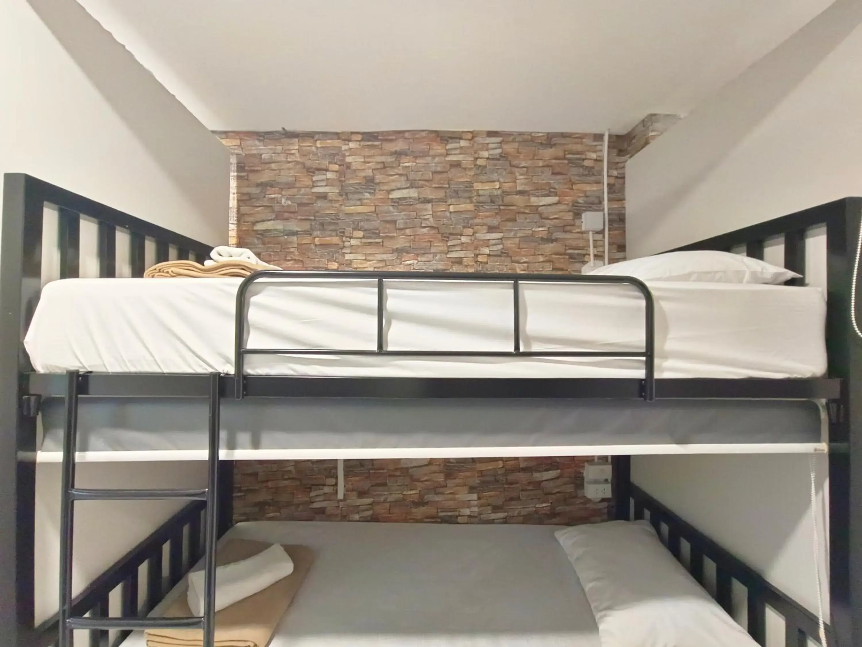 Bunk Bed in Female Dormitory Room in Cozy rooms Asoke Bunk Bed in Female Dormitory Room in Cozy rooms Asoke