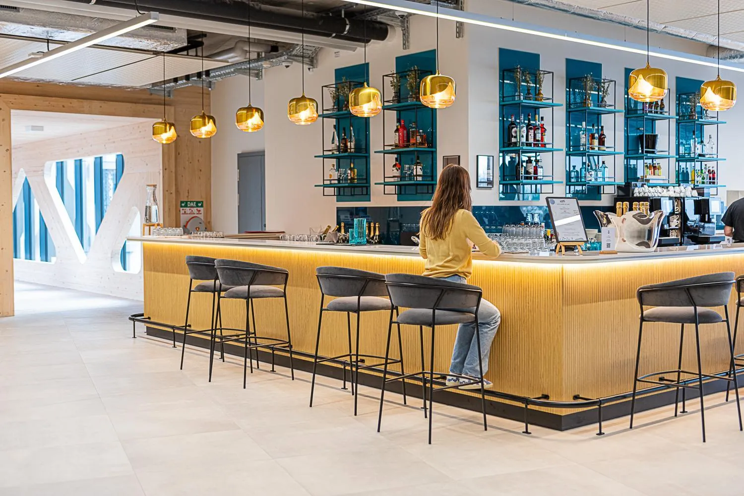 Restaurant/places to eat in Afterwork Hotel