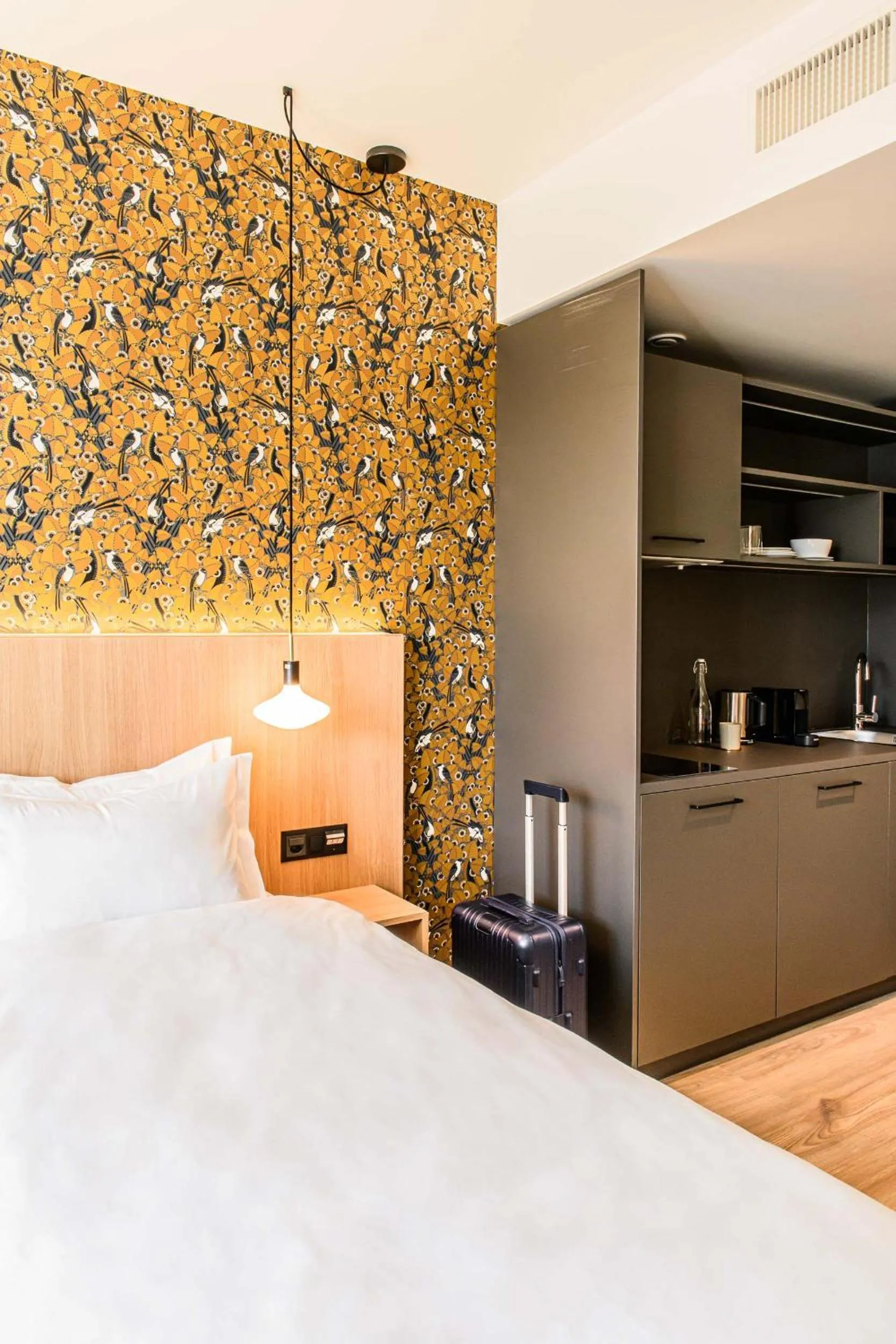 Bed in Afterwork Hotel