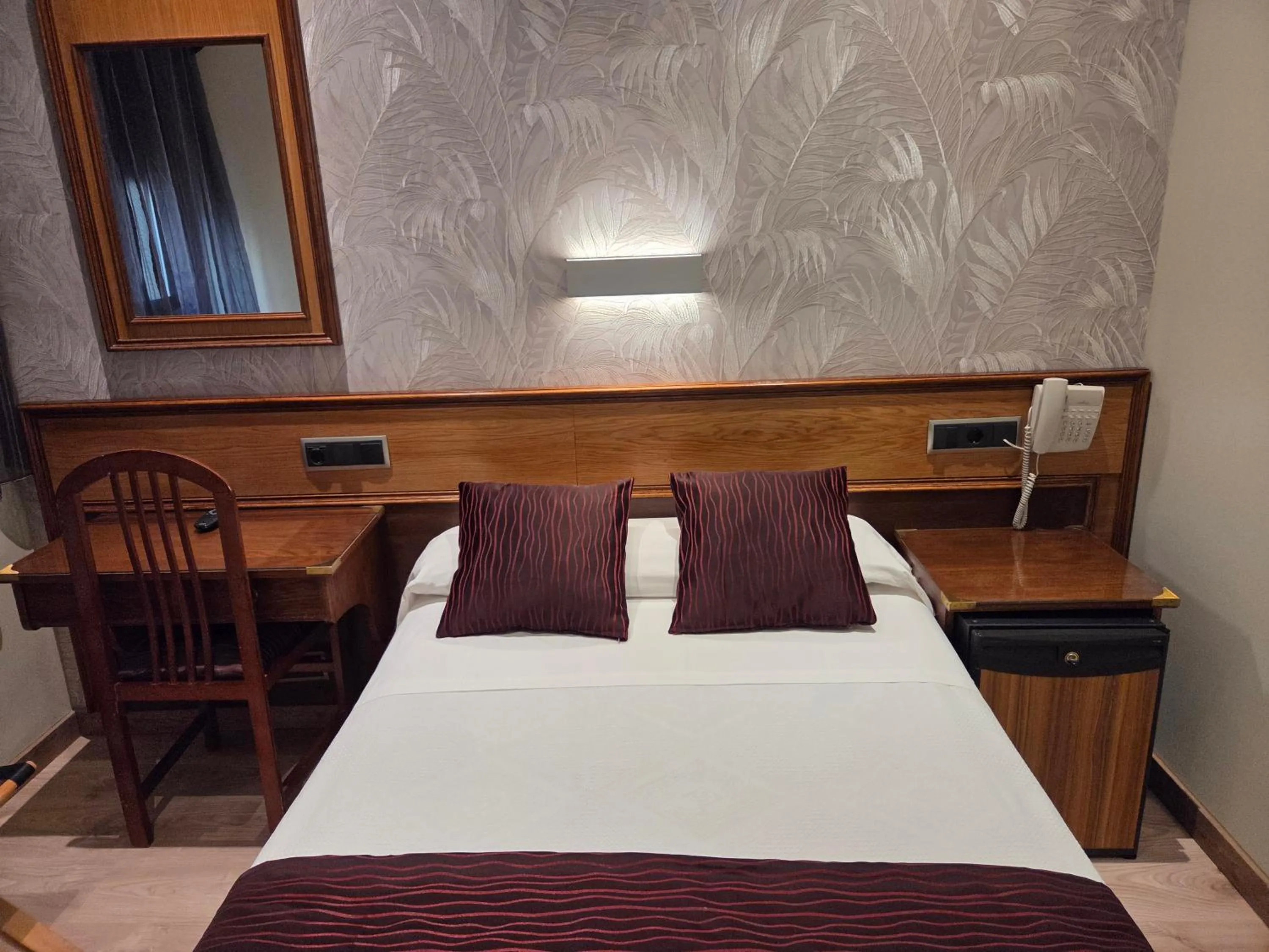 Bed in Hostal Hispano - Argentino Gran Vía