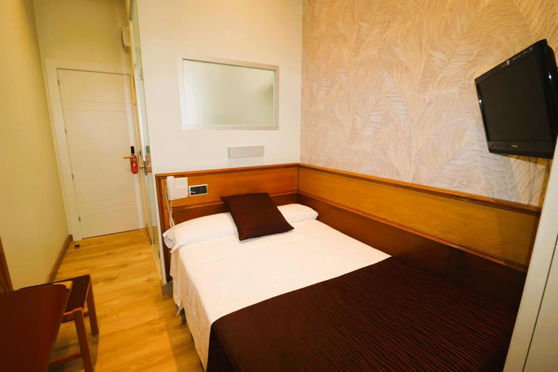 Bed in Hostal Hispano - Argentino Gran Vía