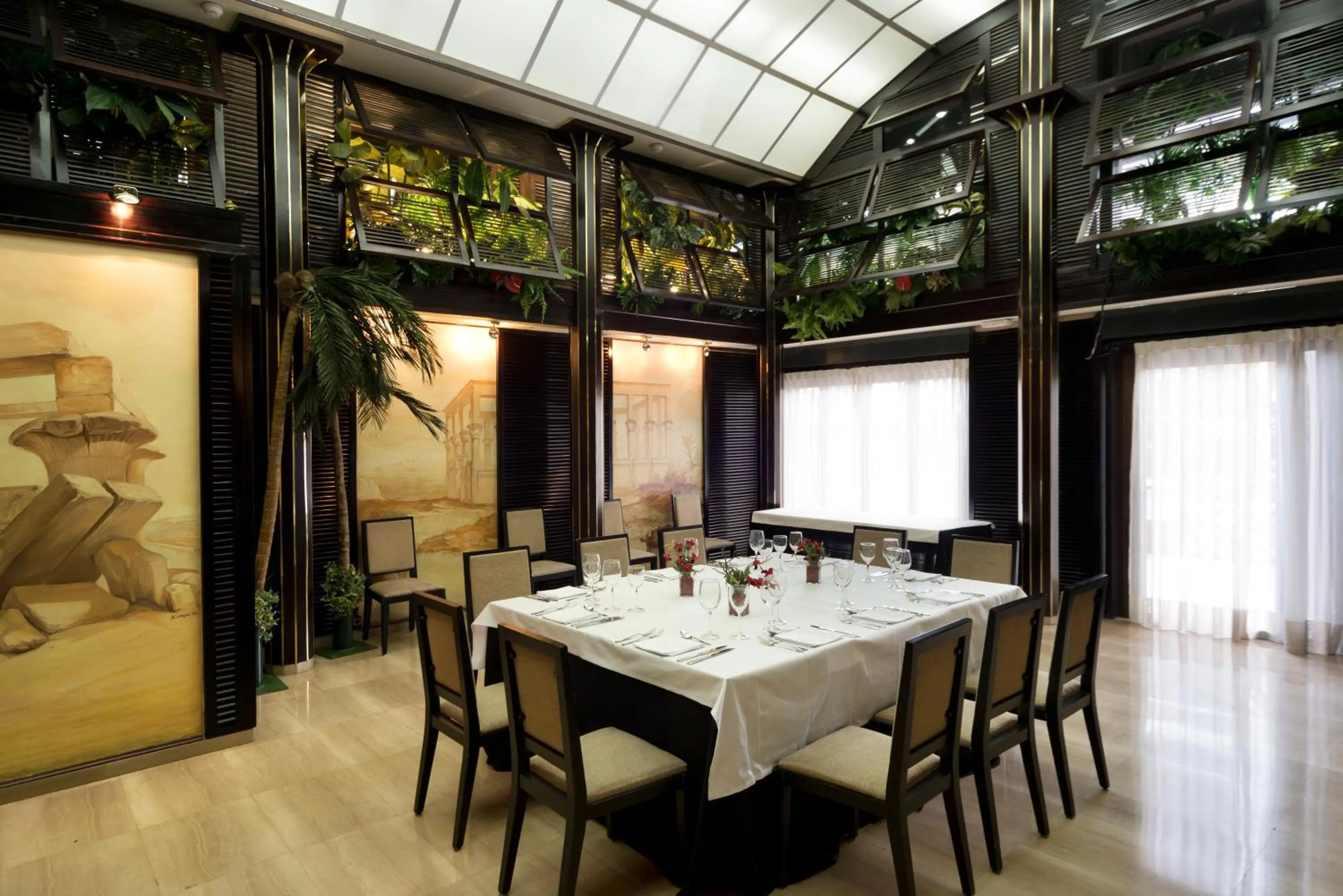 Restaurant/places to eat in Crisol Vía Castellana