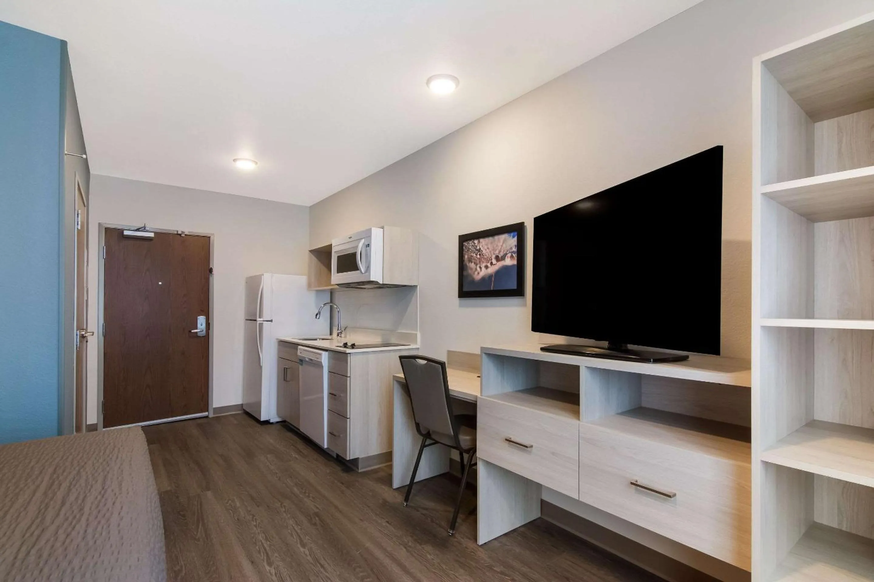 TV and multimedia in WoodSpring Suites Morrisville - Raleigh Durham Airport