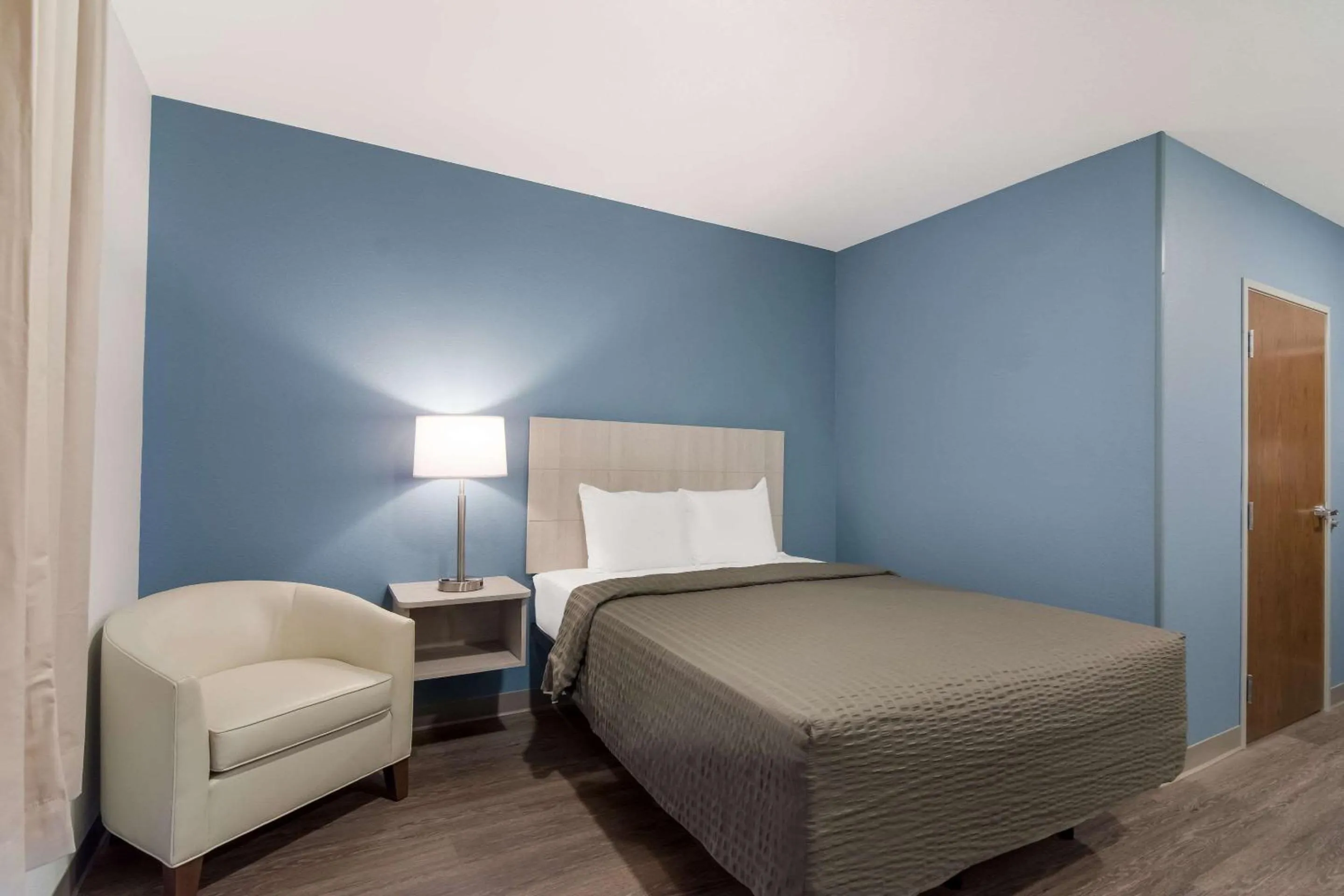 Bedroom, Bed in WoodSpring Suites Morrisville - Raleigh Durham Airport