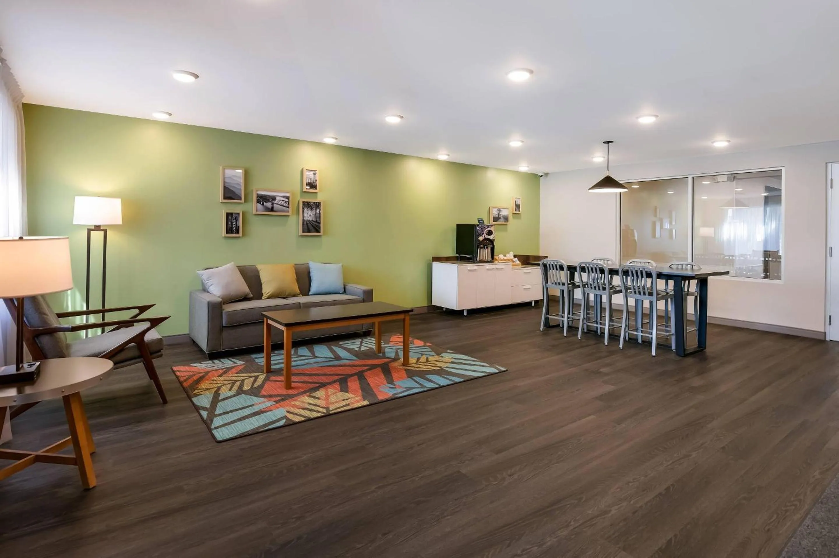 Lobby or reception in WoodSpring Suites Knoxville West