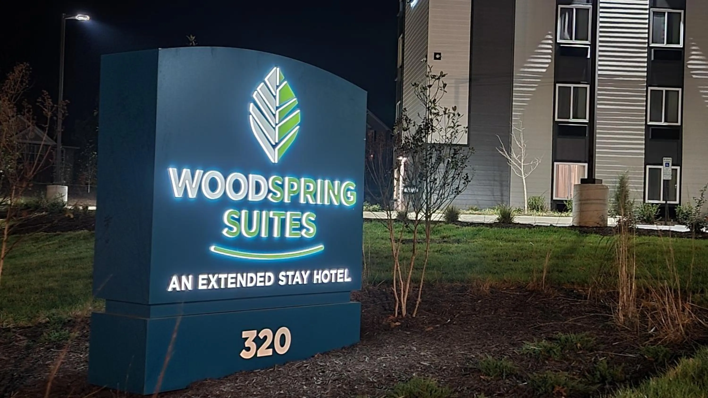Night in WoodSpring Suites Knoxville West