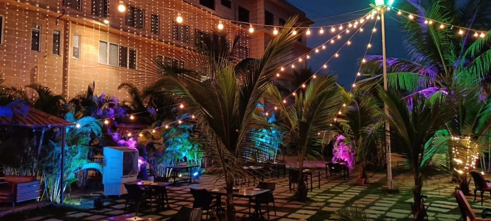 Garden in TGN SUITES - HOTEL