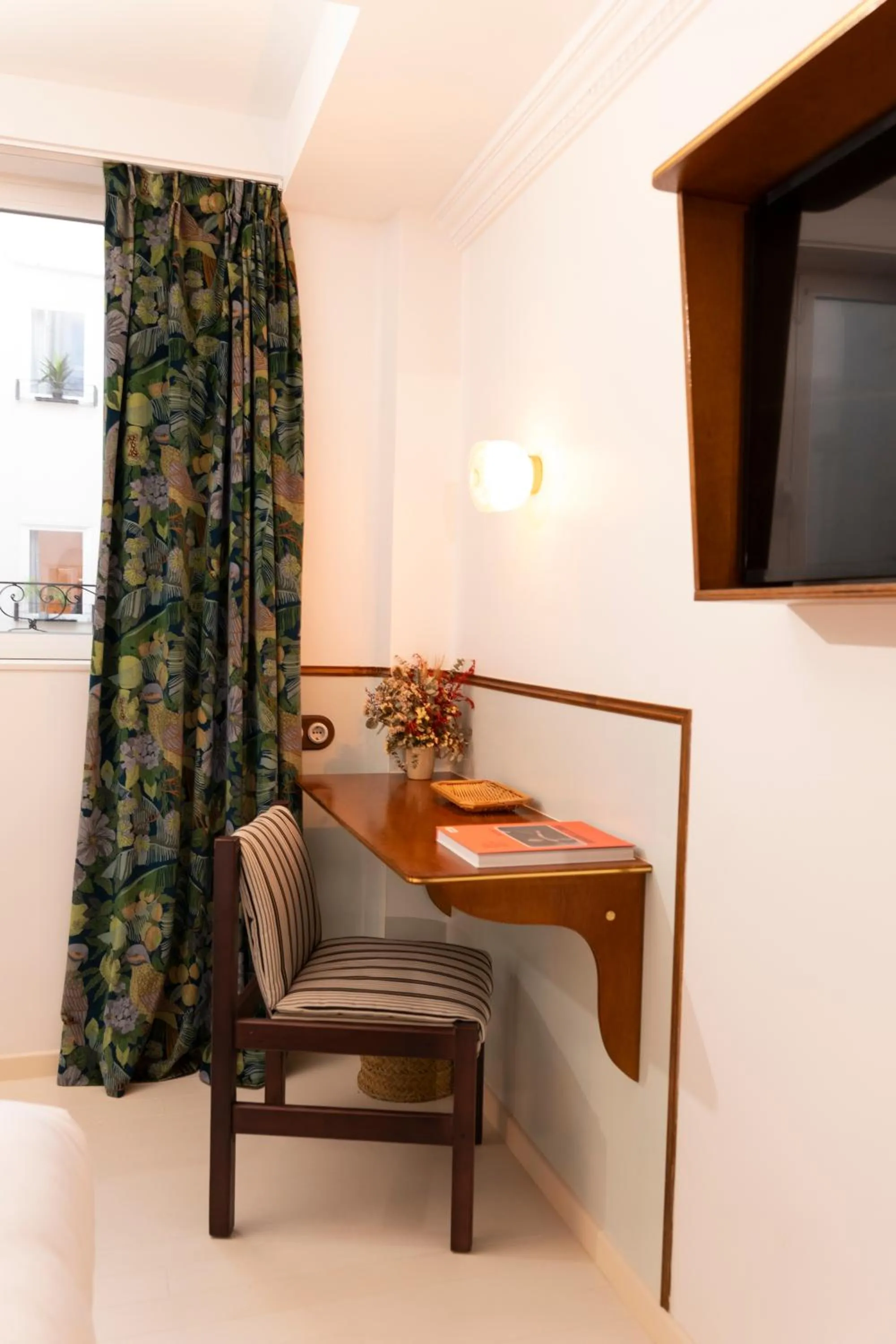 Decorative detail in The Walt Madrid