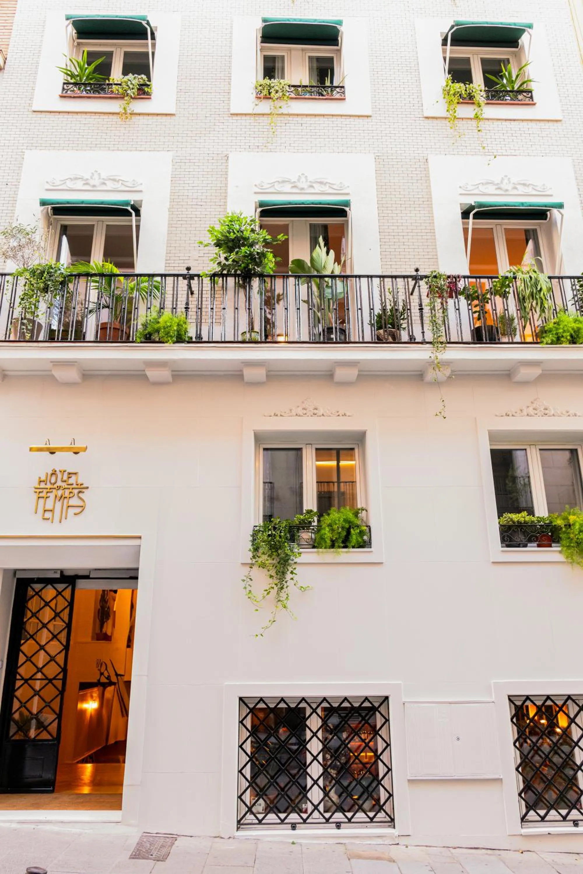 Property building in Hotel du Temps Madrid