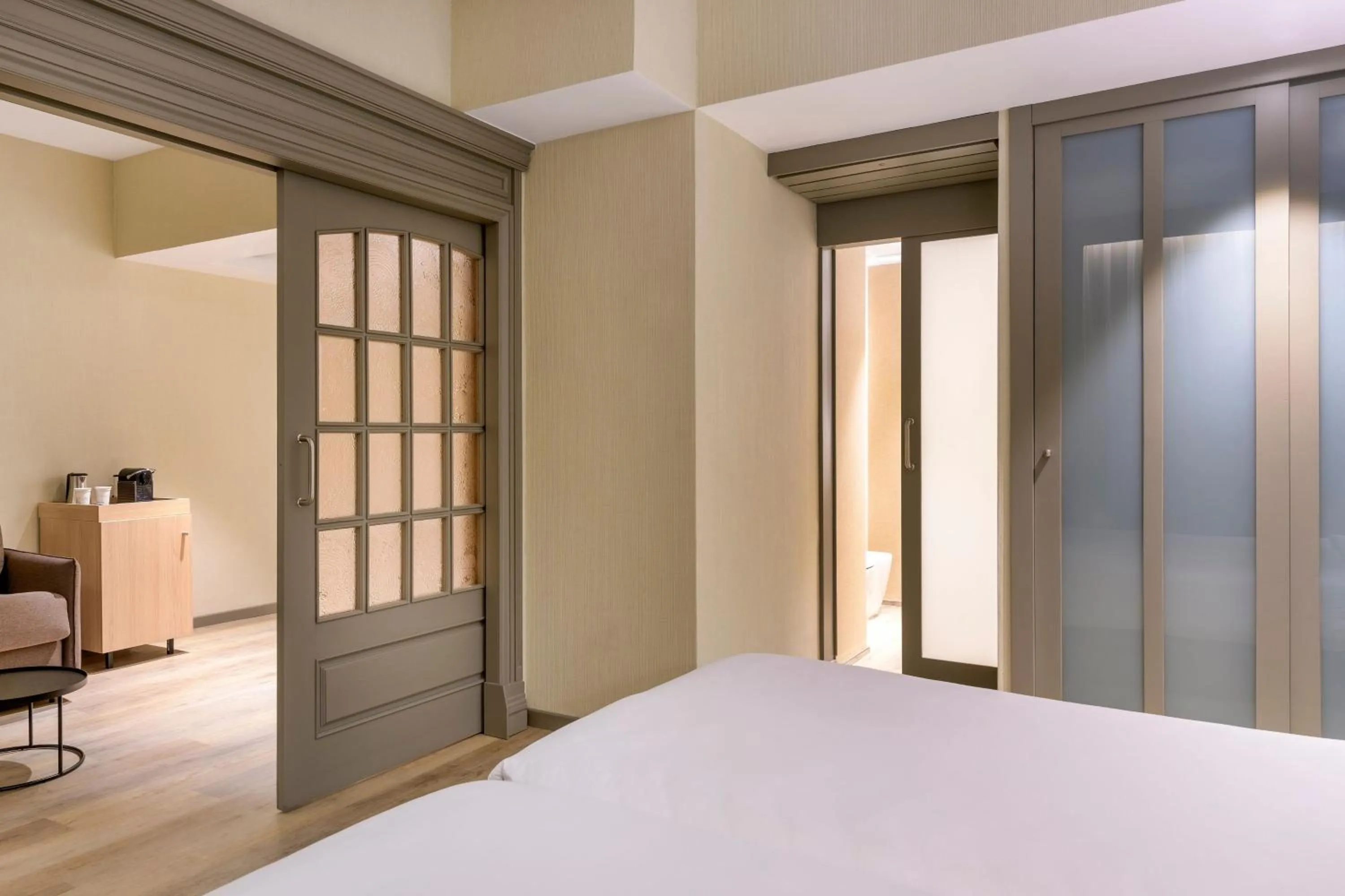 Photo of the whole room, Bed in AC Hotel Carlton Madrid by Marriott