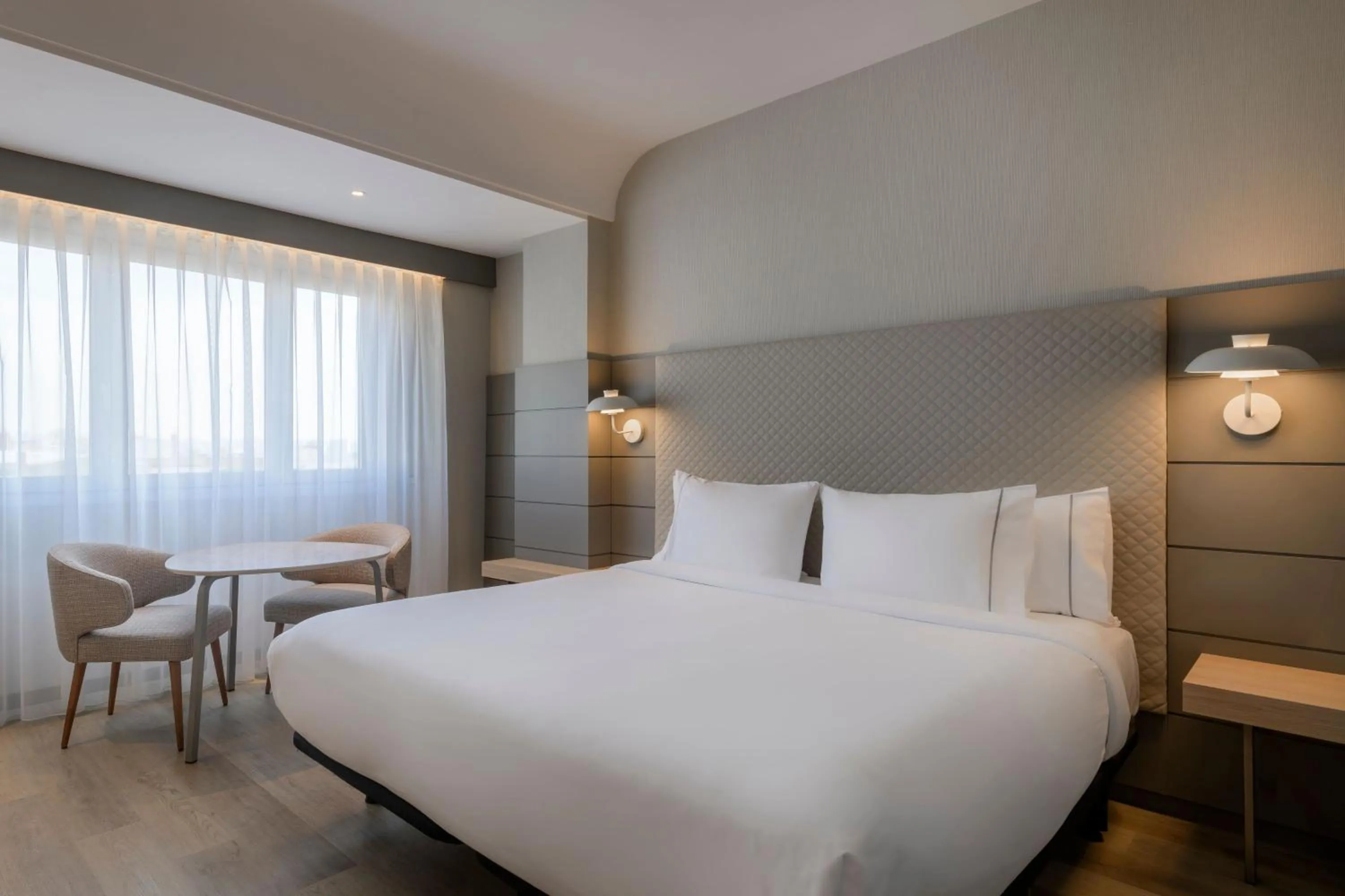 Photo of the whole room, Bed in AC Hotel Carlton Madrid by Marriott