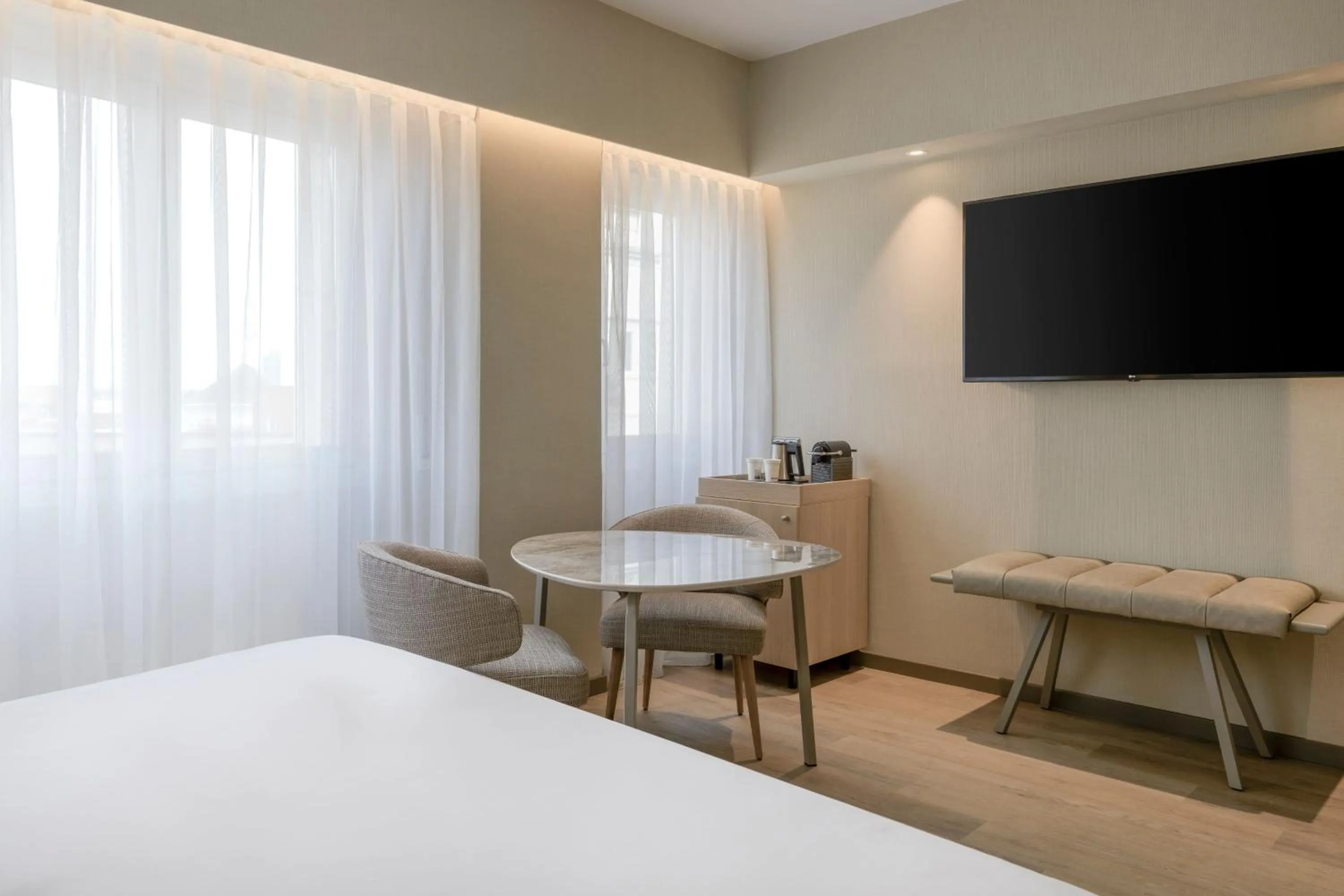 Photo of the whole room, Bed in AC Hotel Carlton Madrid by Marriott