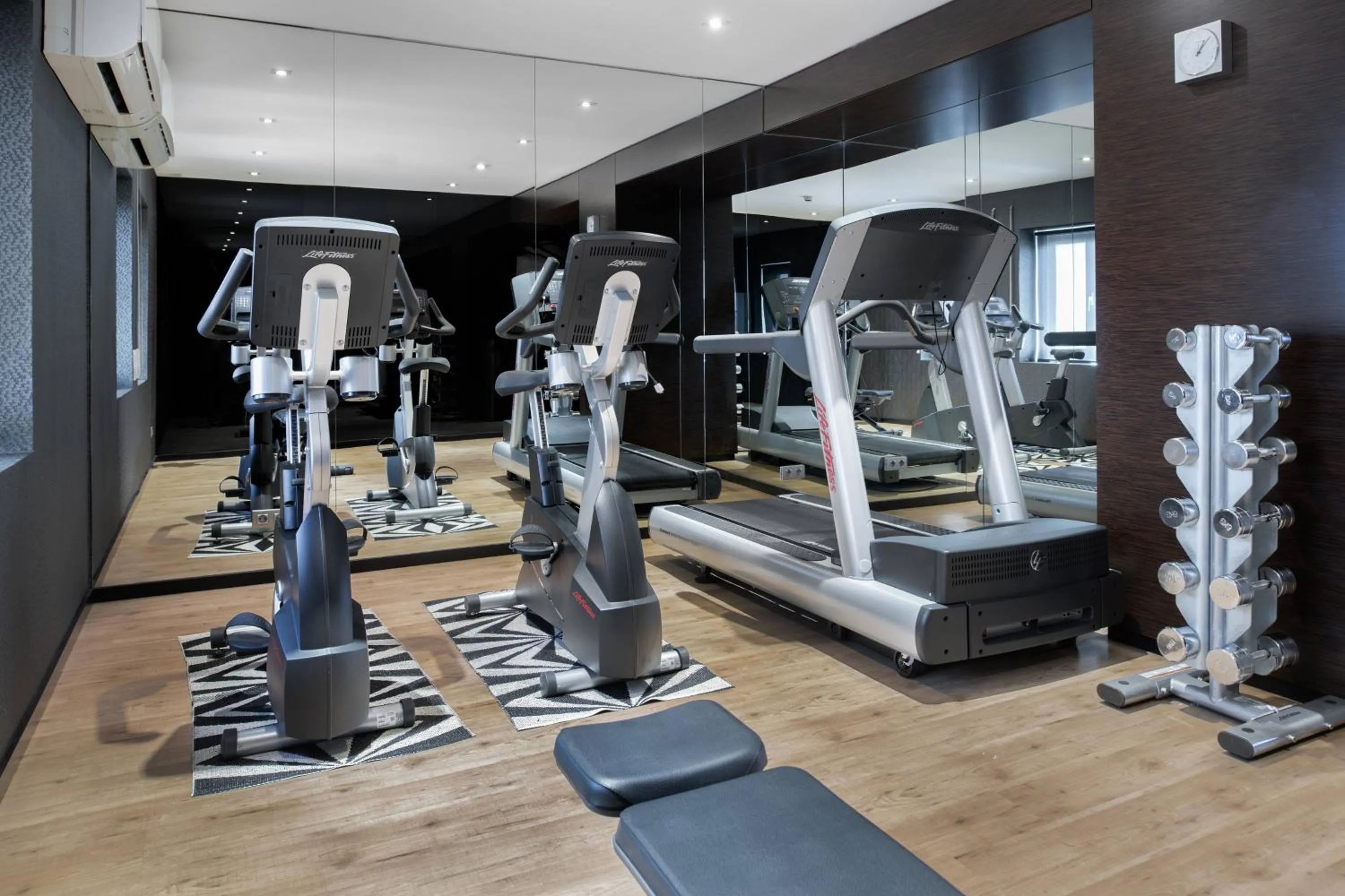 Fitness centre/facilities in AC Hotel Carlton Madrid by Marriott