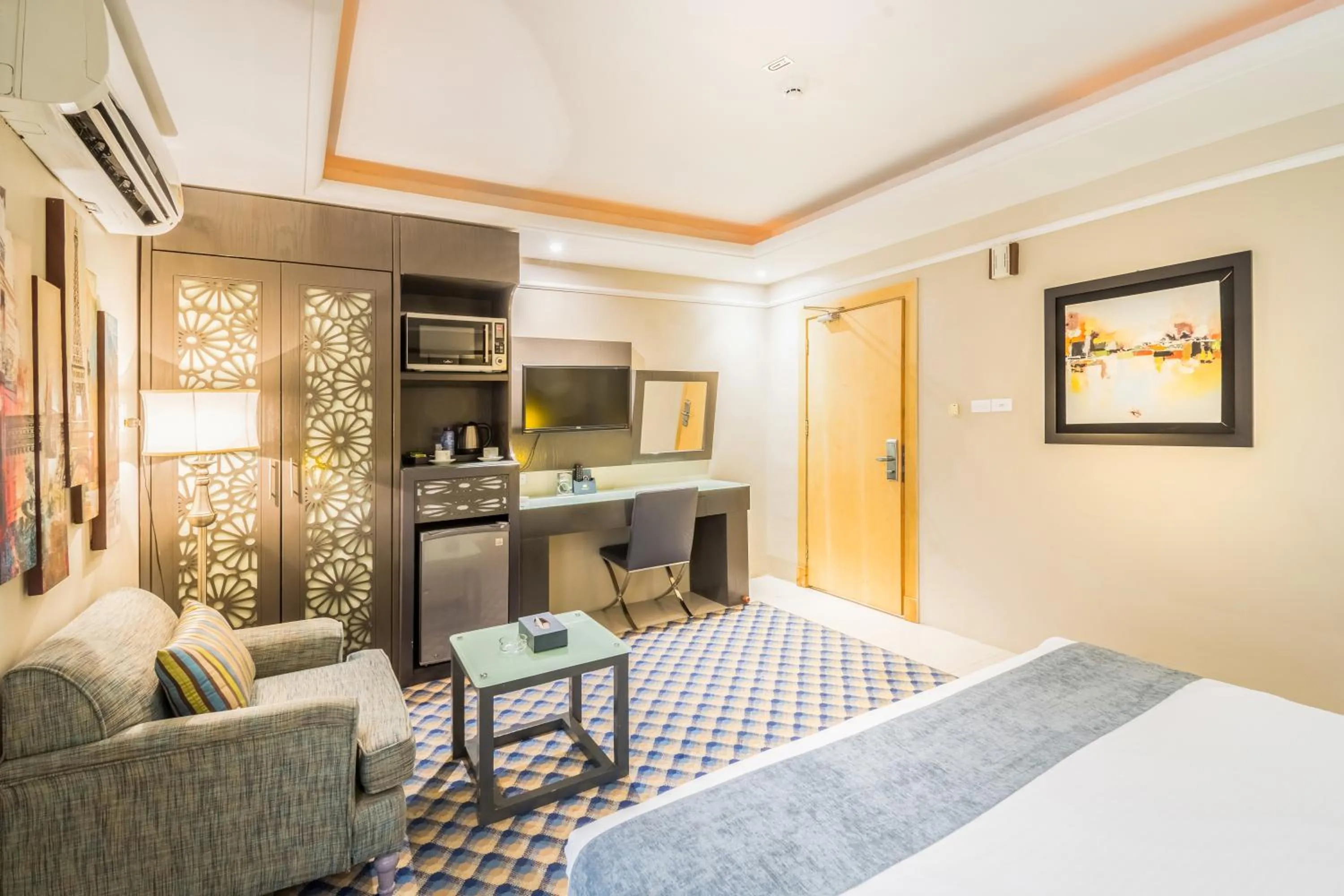 Photo of the whole room, Bed in Al Muhaidb Residence Al KHOBAR