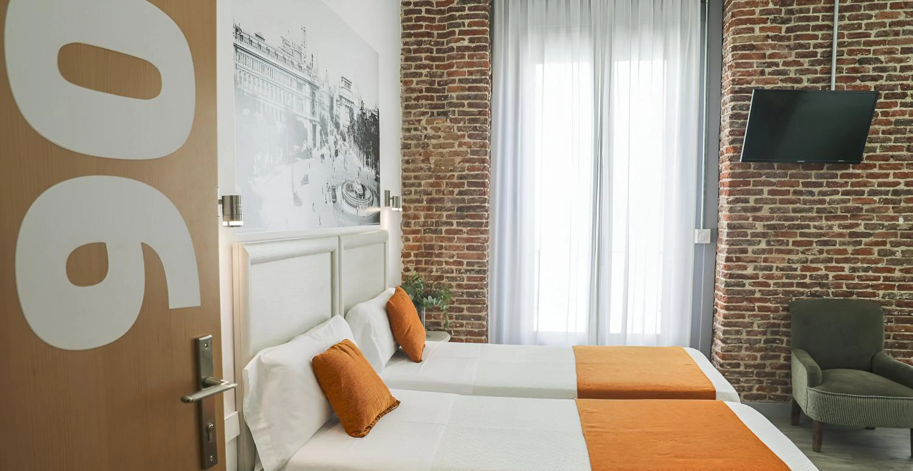 Photo of the whole room, Bed in Hostal San Lorenzo