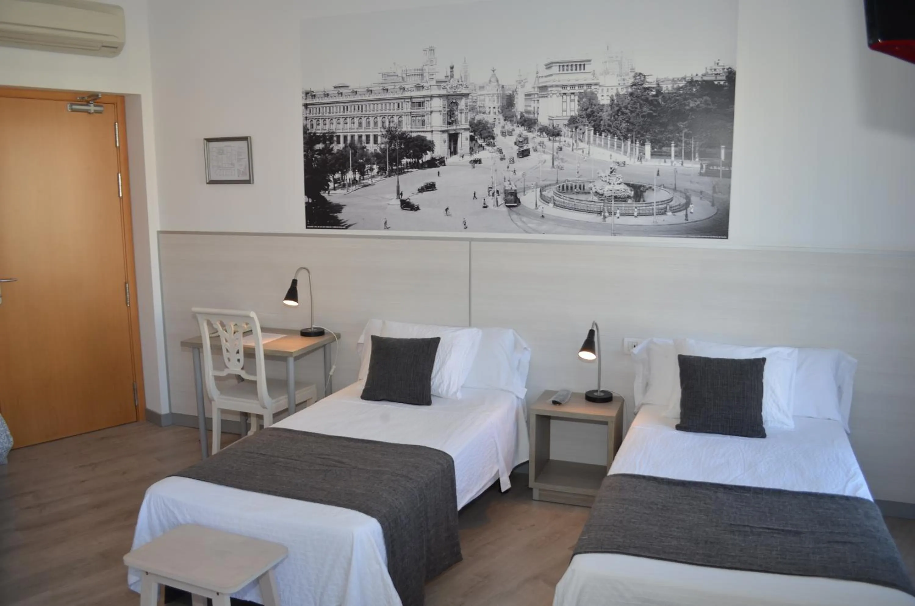 Bedroom, Bed in Hostal San Lorenzo