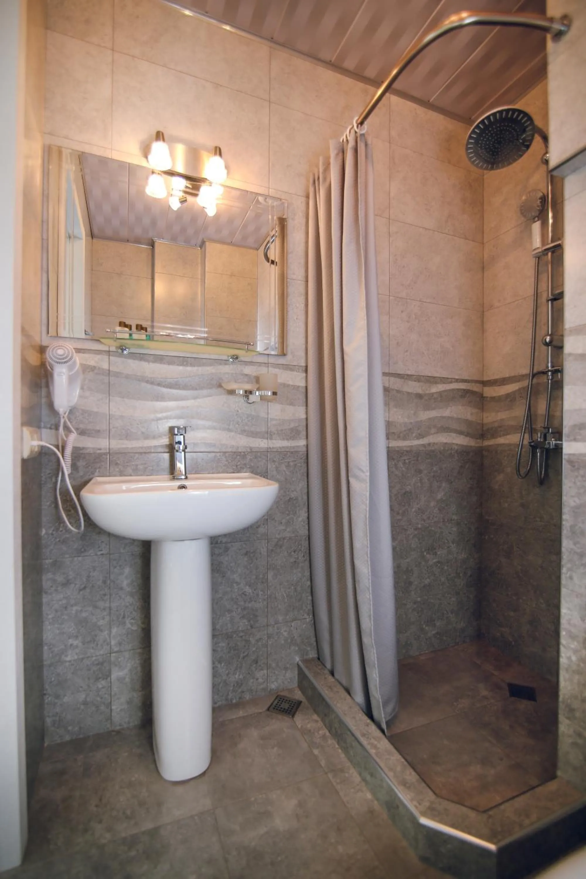 Bathroom in Hotel Kera