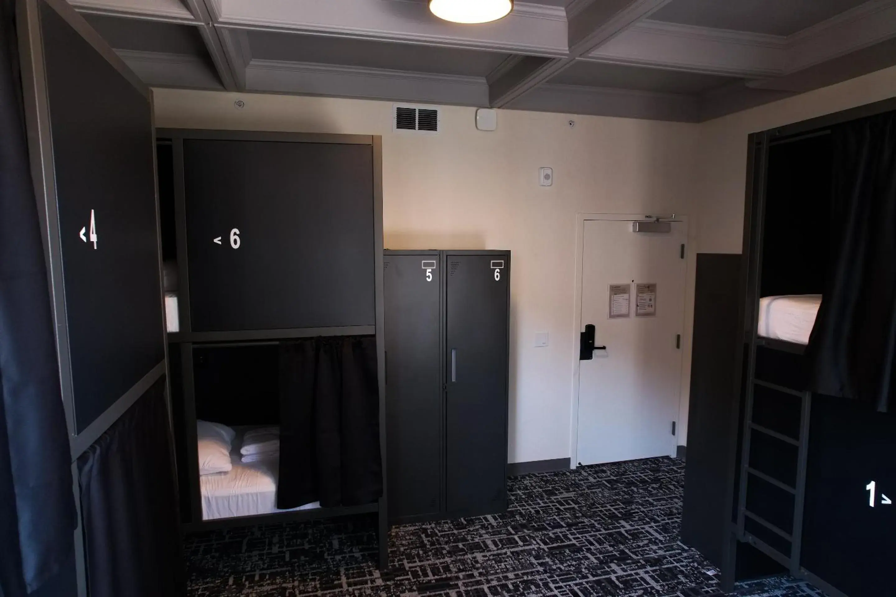 Single Bed in 6-Bed Dormitory Room in Nap York San Francisco Sleep Station Single Bed in 6-Bed Dormitory Room in Nap York San Francisco Sleep Station